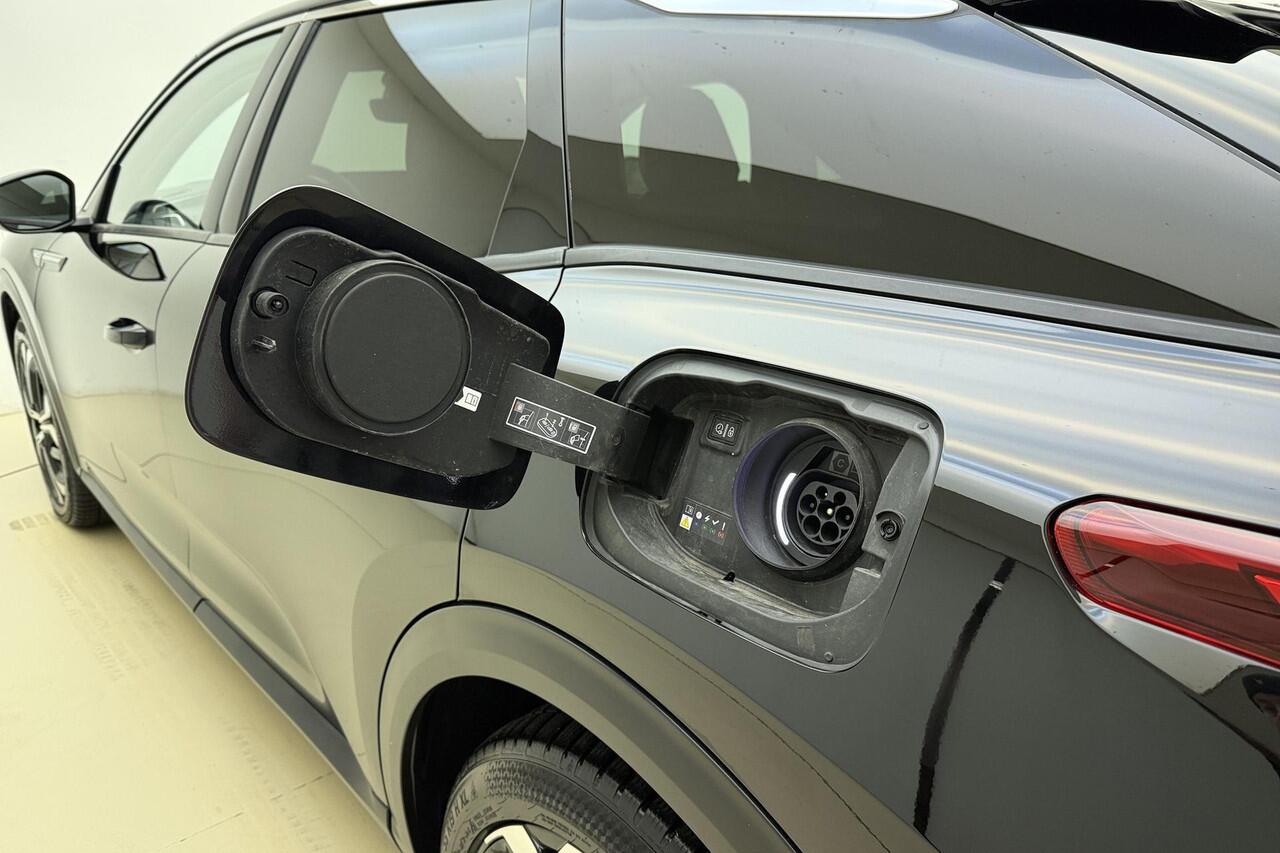 Citroen C5 X 1.6 Plug-in Hybrid 225 Shine Automaat | Navigatie | Stoel & Stuurverwarming | Keyless | Lederen bekleding | Massage stoelen | Extra getint glas | Camera