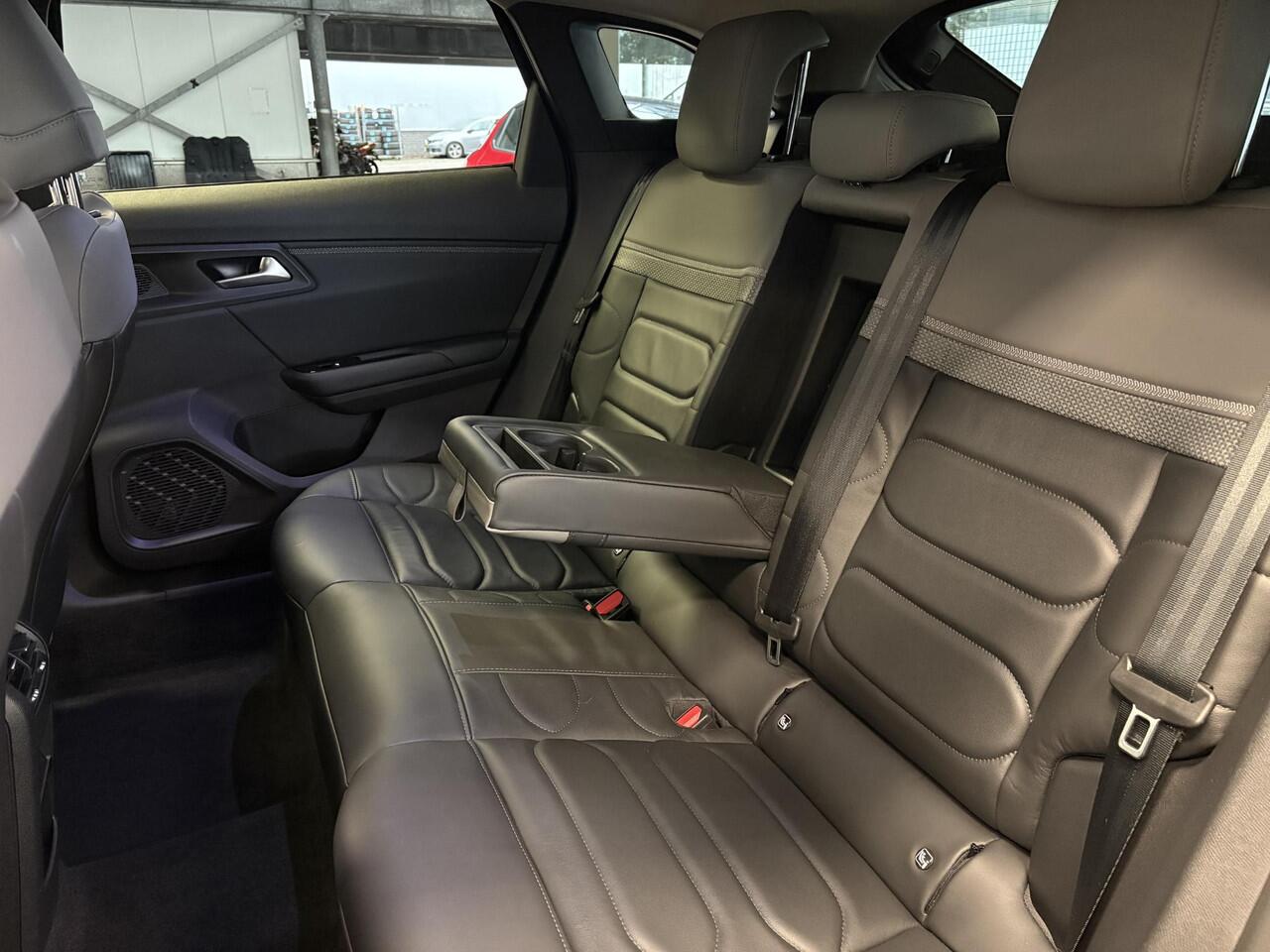 Citroen C5 X Plus 1.2 Turbo 130pk EAT8 | KEYLESS ENTRY | LEDER | CAMERA | STOEL+STUUR+VOORRUITVERW. | ADAPTIVE CRUISE | HEAD-UP | ALL-SEASONBANDEN