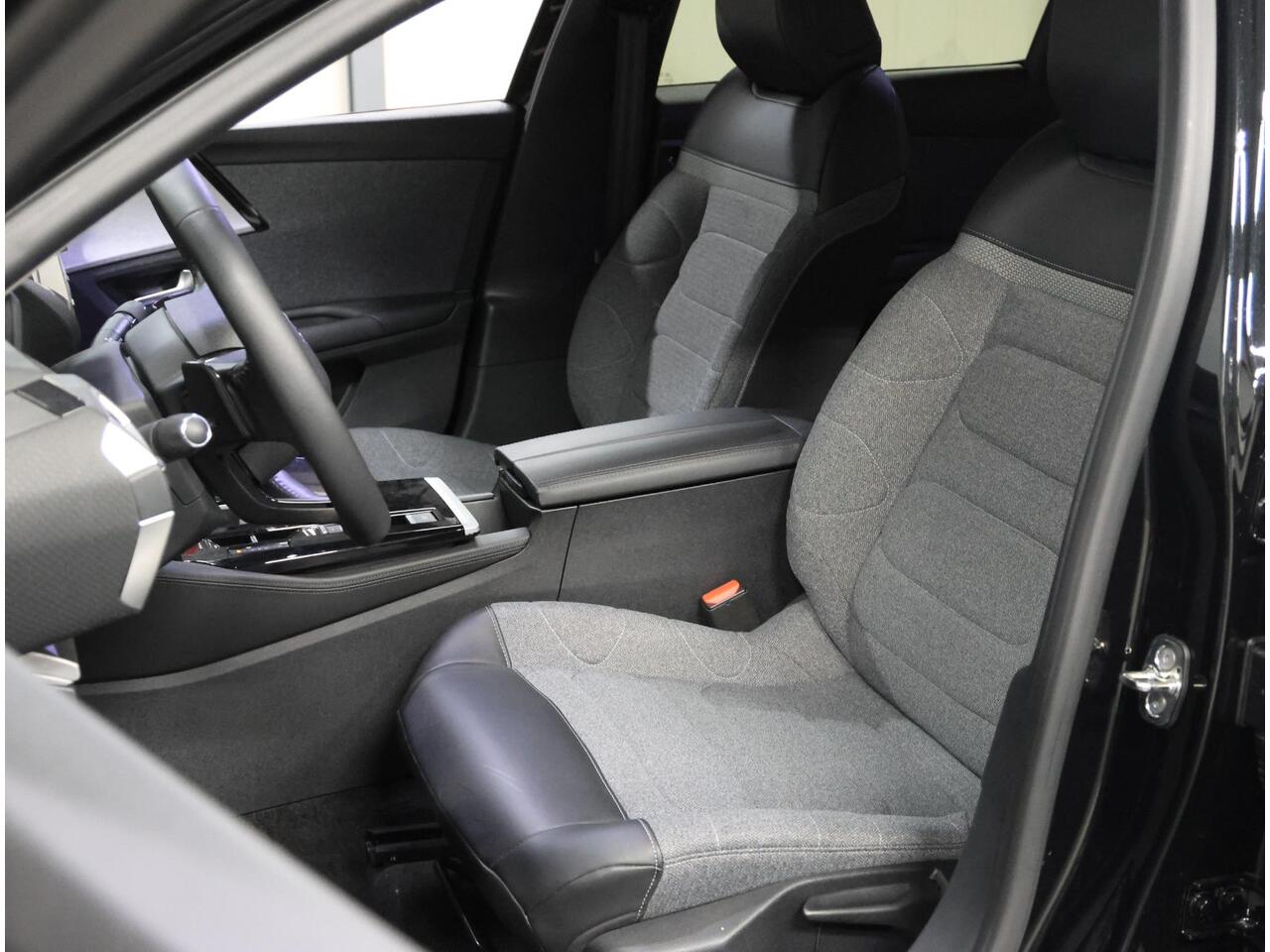 Citroen C5 X You 130PK AUTOMAAT | AppleCarPlay/AndroidAuto | LEER/Stoffebekleding | StoelVerwarming | Camera | Navigatie | Adaptive Cruise Control | Climate Control | Keyless entry | Privacy Glass | Isofix |