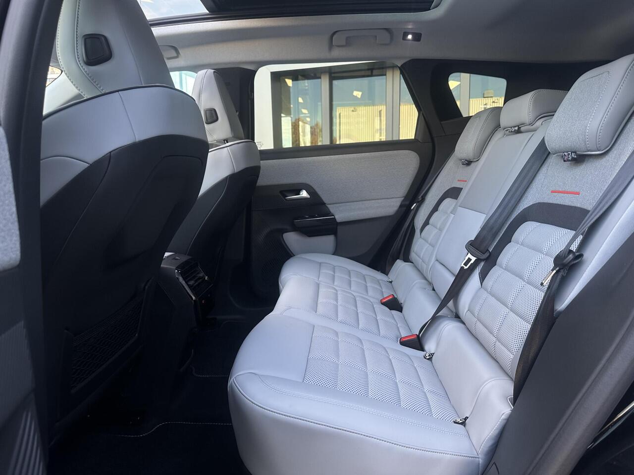 Citroen C5 Aircross Max Comfort Range 73 kWh | Comfort Seats | Adaptive Cruise Control | Climate Control | Parkeercamera/-sensoren | Panoramadak | PHC onderstel | Appel Carplay/Android Auto | Full LED | Elektrische kofferbak | Stoelverwarming/-massage | Head-Up Disp