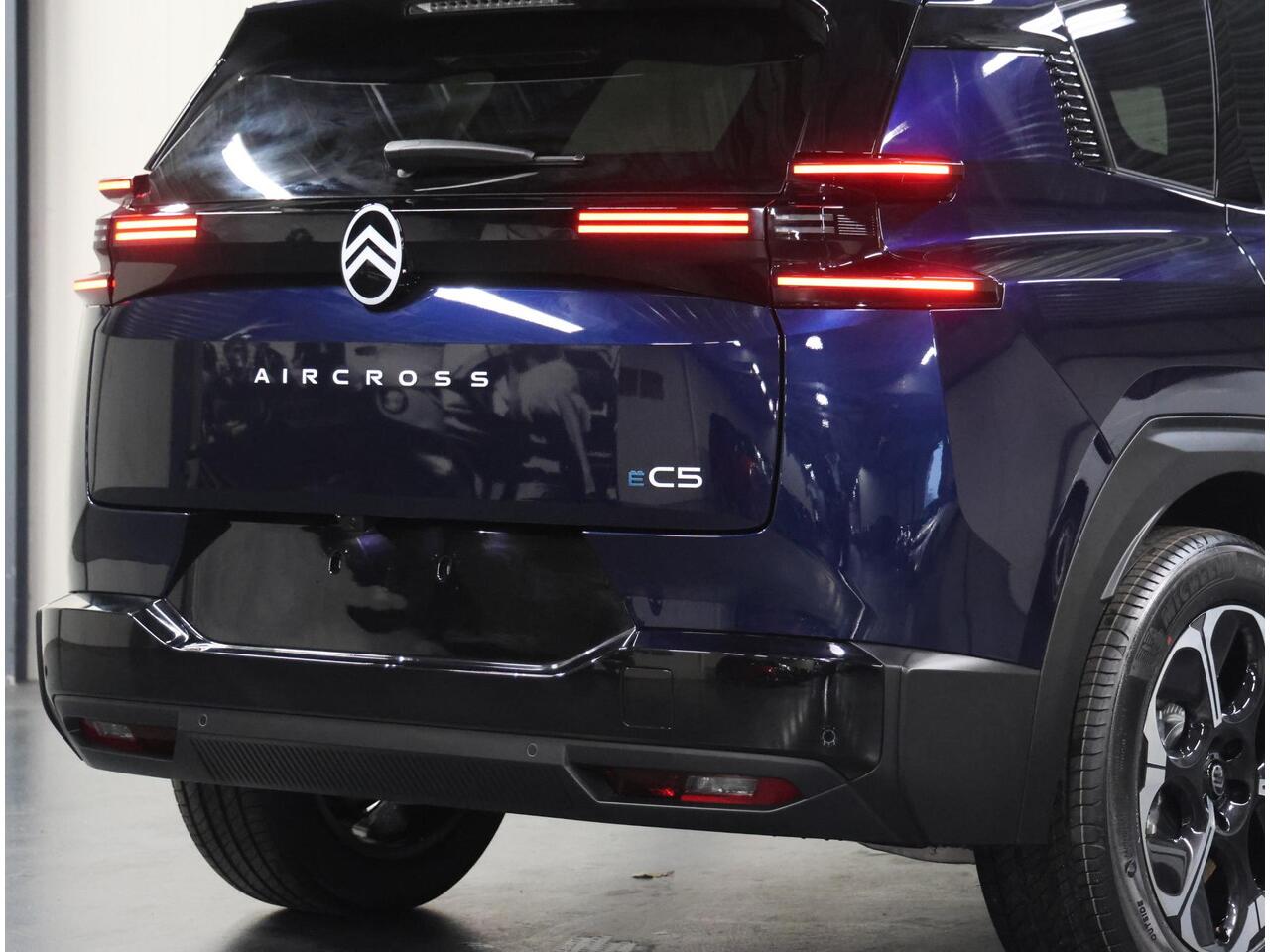 Citroen C5 Aircross Business Comfort Range 73 kWh | Panoramadak | Warmtepomp | Verwarmde/Geventileerde Elektrische Stoelen | Adaptive CruiseControl met Stop&Go | AppleCarPlay/AndroidAuto | Navigatie | ClimateControl |