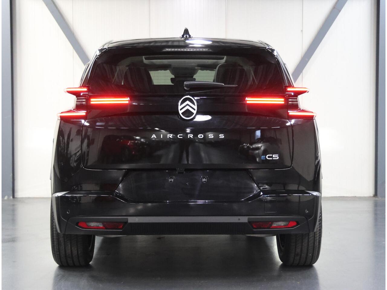 Citroen C5 Aircross Business Comfort Range 73 kWh | Incl. ¤4.314,88 Korting! | Panoramadak | Warmtepomp | Verwarmde/Geventileerde Elektrische Stoelen | Adaptive CruiseControl met Stop&Go | AppleCarPlay/AndroidAuto | Navigatie | ClimateControl |