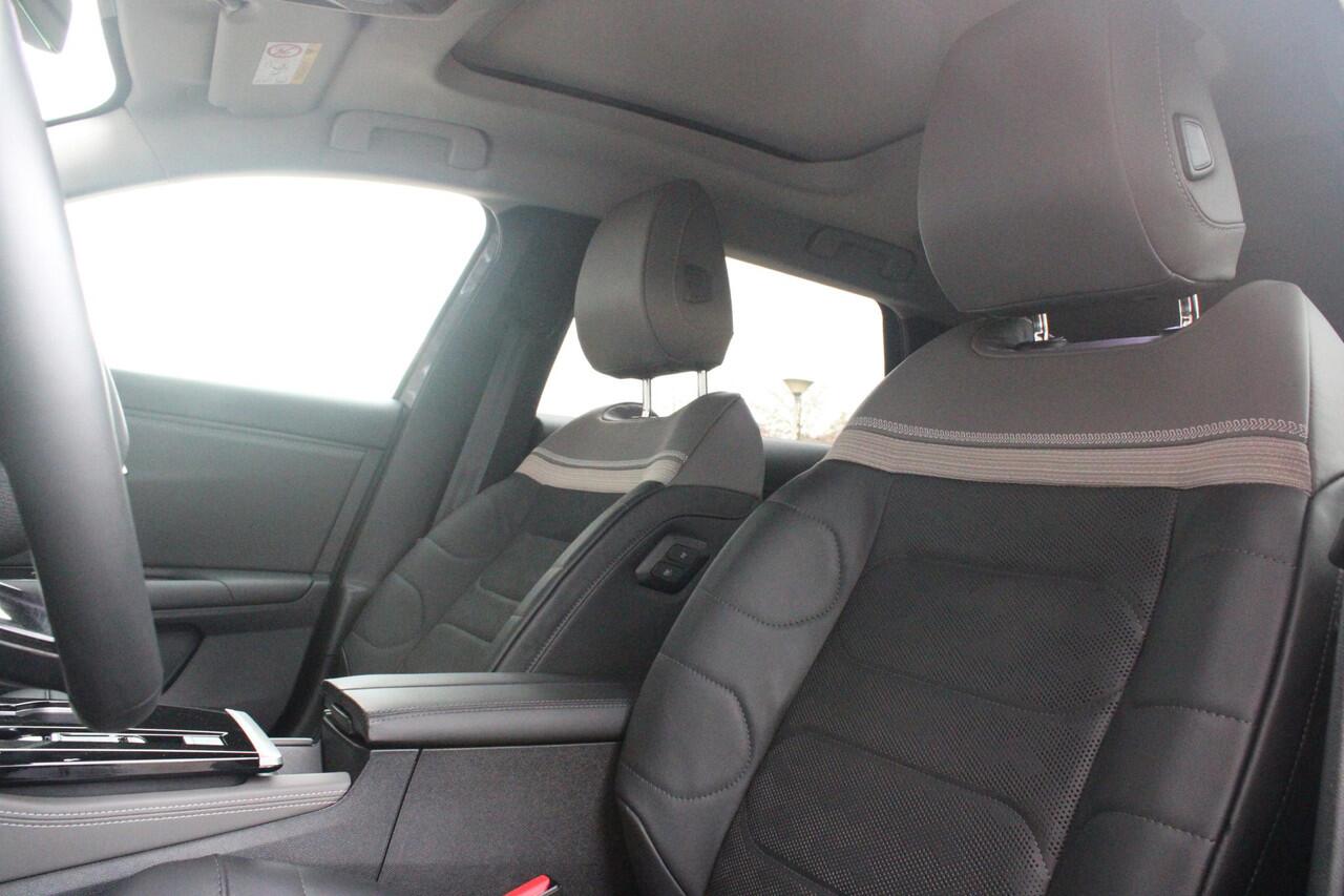 Citroen C5 X 1.6 Plug-in Hybrid 225PK MAX | PANORAMISCH SCHUIF / KANTELDAK | ELEKTRISCHE VOORSTOELEN MET GEHEUGEN | VOORSTOEL VENTILATIE | VOORSTOEL VERWARMING | VOORSTOELEN MET MASSAGE FUNCTIE | LEDEREN BEKLEDING | STUUR VERWARMING | DRAADLOOS APPLE CARPLAY / ANDRO