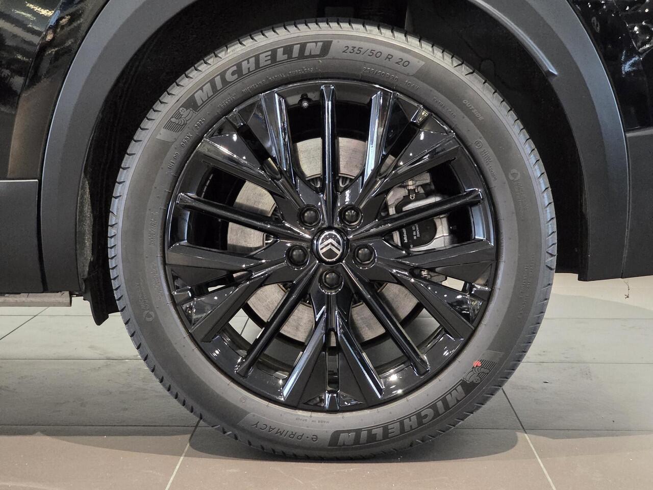 Citroen C5 Aircross Max 73kWh 210pk | WATERFALL TOUCHSCREEN | WARMTEPOMP | LEDER | STOELMASSAGE | SCHUIF/KANTELDAK | 20 INCH LM-VELGEN | ISOFIX |