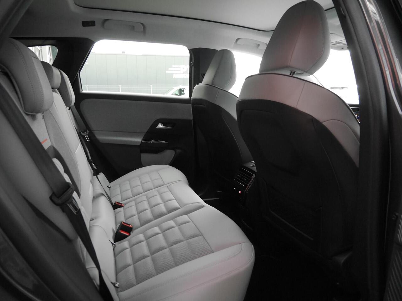 Citroen C5 Aircross Max Comfort Range 73 kWh | Nieuwe auto | 520km Wltp | Elektrisch te verstellen voorstoelen | Stoelverwarming en ventilatie | Stuurverwarming | 20 inch lichtmetalen velgen | Warmtepomp | Panorama dak