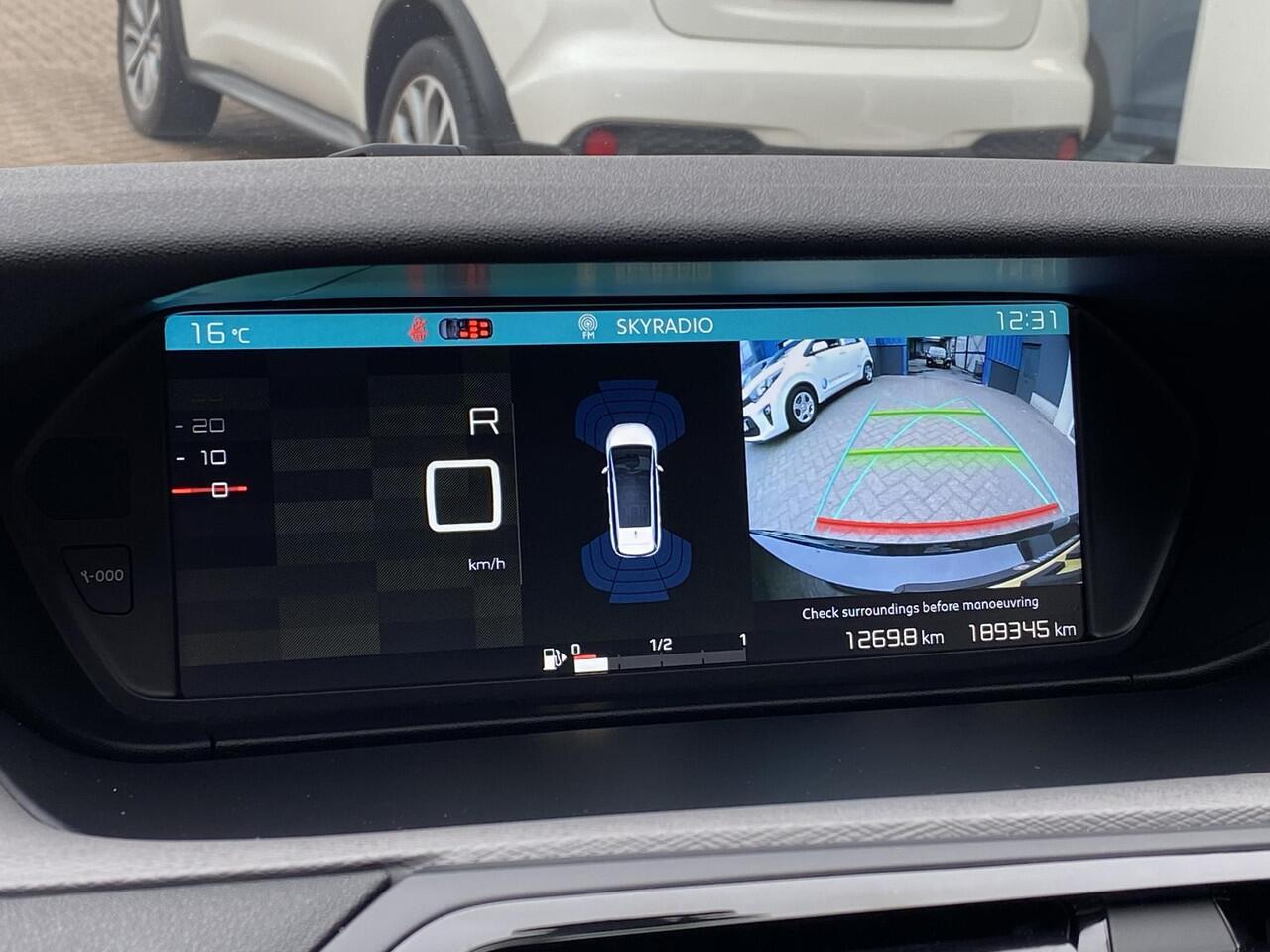 Citroen GRAND C4 PICASSO 1.2 PureTech Feel Automaat, 7 zits, cruise control, achteruitrij camera, dodehoek detectie, zeer ruime auto, panoramische voorruit, keyless,