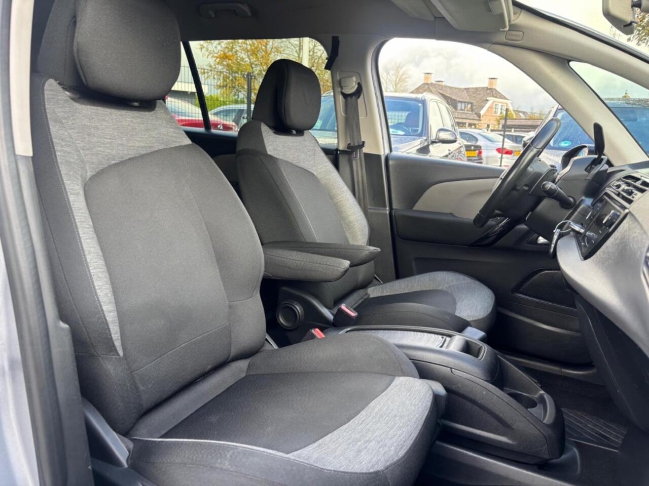 Citroen GRAND C4 PICASSO 1.2 Benzine Automaat 2018 7-Persoons Trekhaak