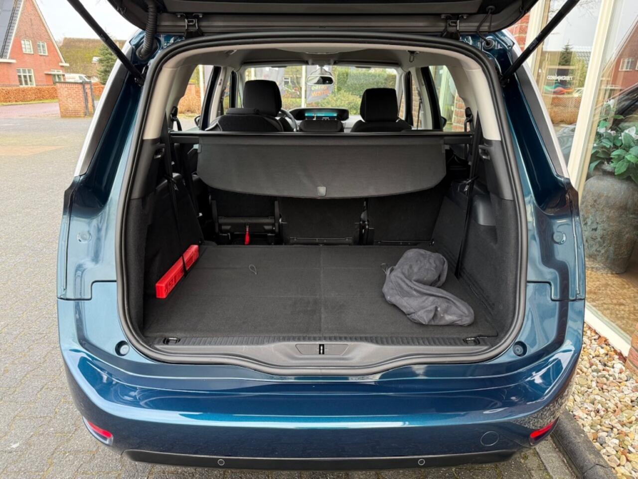 Citroen GRAND C4 PICASSO SpaceTourer 1.2 PureTech Bns 131 PK AUTOMAAT NIEUWE APK / TREKHAAK / RIJKLAA