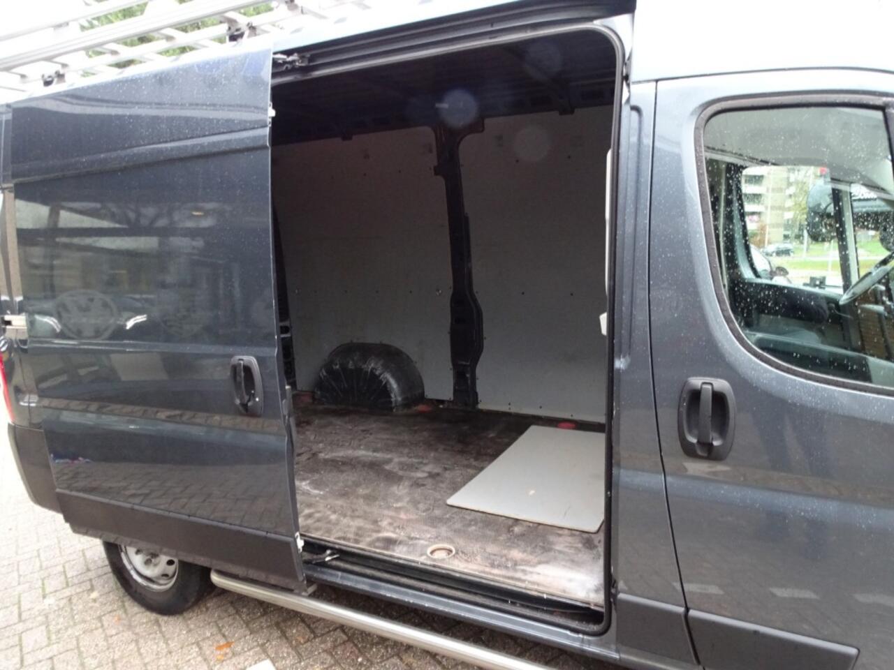 Citroen JUMPER 35 2.0 BlueHDI L2H2 DC ZWaar Navi Camera