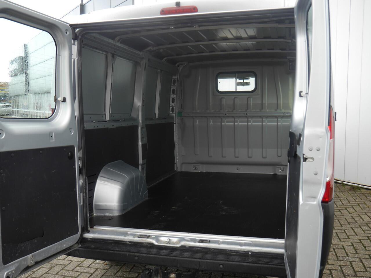 Citroen JUMPER 33 2.2 BlueHDi 165 L2H1 Club 165 Pk | Navigatie | Trekhaak | Camera Achter | Cruise Control | Airco | 2-Zits | Inhaalsensor