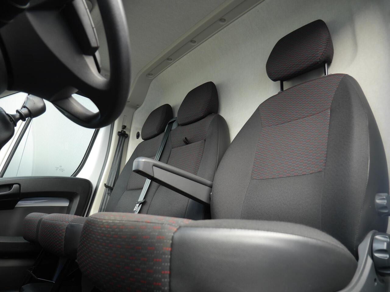 Citroen JUMPER 2.2 BlueHDi 140 L2H2 3.3t 140 Pk | 3-Zits | Airco | Cruise Control | Navigatie via Apple Carplay & Android Auto | Laadruimtepakket |