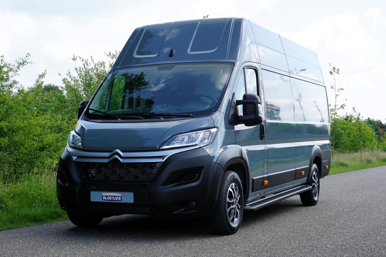 Citroen JUMPER 2.2 BlueHDi 165 L4H3 Zwaar 3.5t Nieuw |Camera |Cruise |Carplay |Airco |Parkeersensoren |Dode-hoek detectie |Extra hoog en lang |Mooie camperbasis |BPM Voordeel |165 pk |Thunder grijs