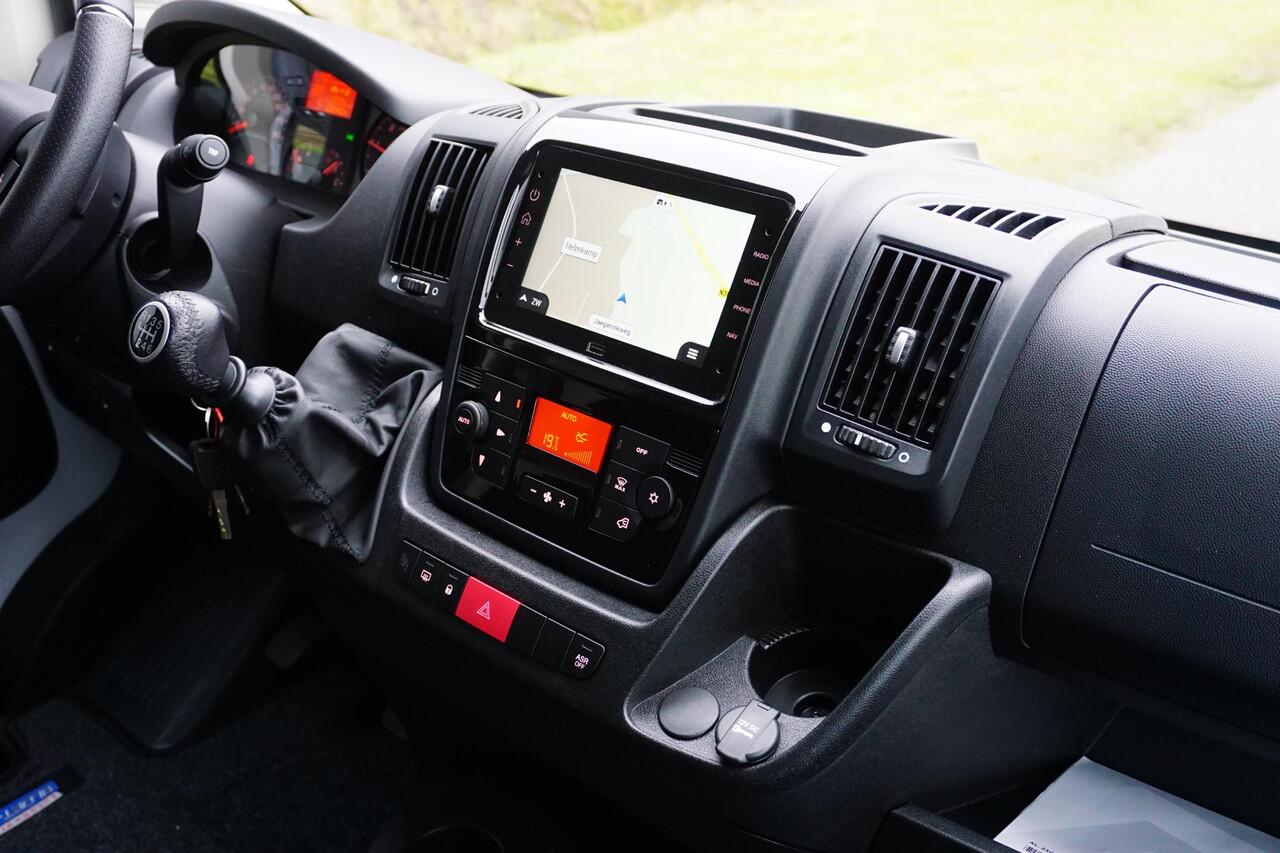 Citroen JUMPER 2.2 BlueHDi 165 L4H2 Zwaar 3.5t 1e eigenaar |Topstaat |165 pk |Camera |Cruise |Navi |Climate control |2e airbag |Carplay |Bluetooth |Betimmering |Lederen stuurwiel |3500 KG