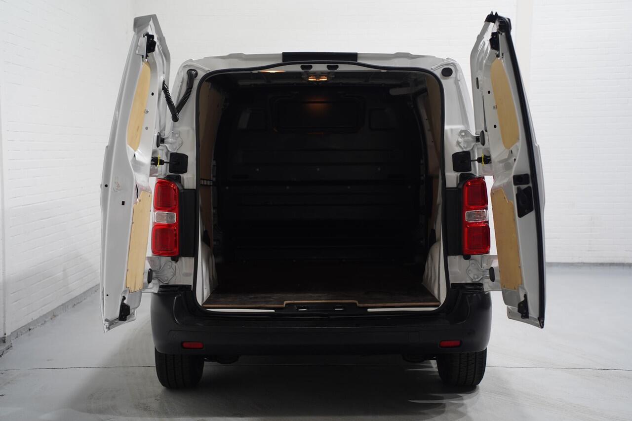 Citroen JUMPY 1.5 HDI 120 pk L2H1 Navi, Airco, Cruise Control Laadruimte Pakket, PDC achter, Sidebars, 3-Zits