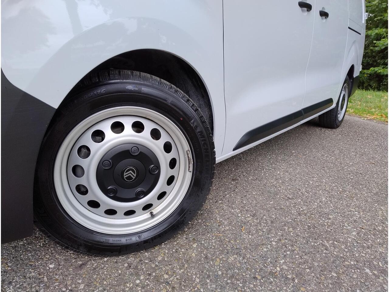 Citroen JUMPY L3 XL 2.0 BlueHDi 145pk EAT8 AUTOMAAT | Dubbele schuifdeur | Multimedia | Apple Carplay | Android Auto | NAVI | Achteruitrijcamera | Parkeersensoren achter | Licht- en regensensor | Automatische verlichting | Mistlampen | Multifunctionele bank voorpassagi