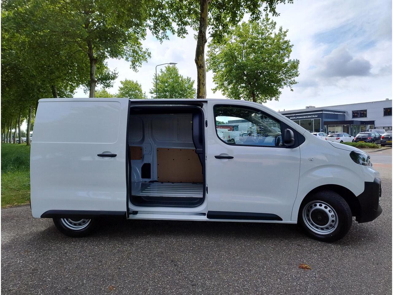 Citroen JUMPY L2 2.0 BlueHDI 145pk | BPM vrij | NAVI | Multimedia | Apple Carplay | Android Auto | Digital cockpit | Achteruitrijcamera | Parkeersensoren voor en achter | Dode hoek detectie | Elektrisch inklapbare spiegels | Bestuurdersstoel comfort met armsteun | Ban