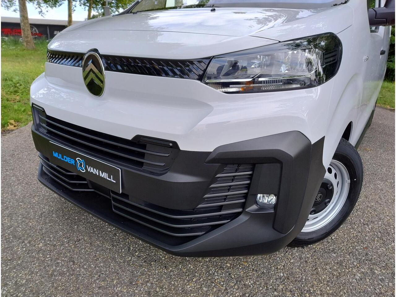 Citroen JUMPY L2 2.0 BlueHDI 145pk | BPM vrij | NAVI | Multimedia | Apple Carplay | Android Auto | Digital cockpit | Achteruitrijcamera | Parkeersensoren voor en achter | Dode hoek detectie | Elektrisch inklapbare spiegels | Bestuurdersstoel comfort met armsteun | Ban