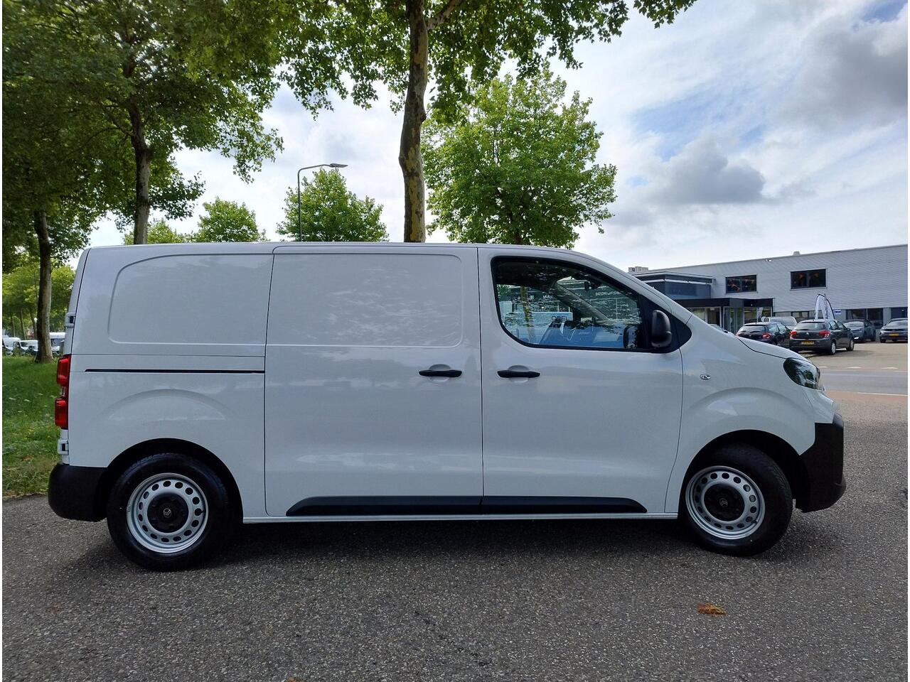 Citroen JUMPY L2 2.0 BlueHDI 145pk | BPM vrij | NAVI | Multimedia | Apple Carplay | Android Auto | Digital cockpit | Achteruitrijcamera | Parkeersensoren voor en achter | Dode hoek detectie | Elektrisch inklapbare spiegels | Bestuurdersstoel comfort met armsteun | Ban