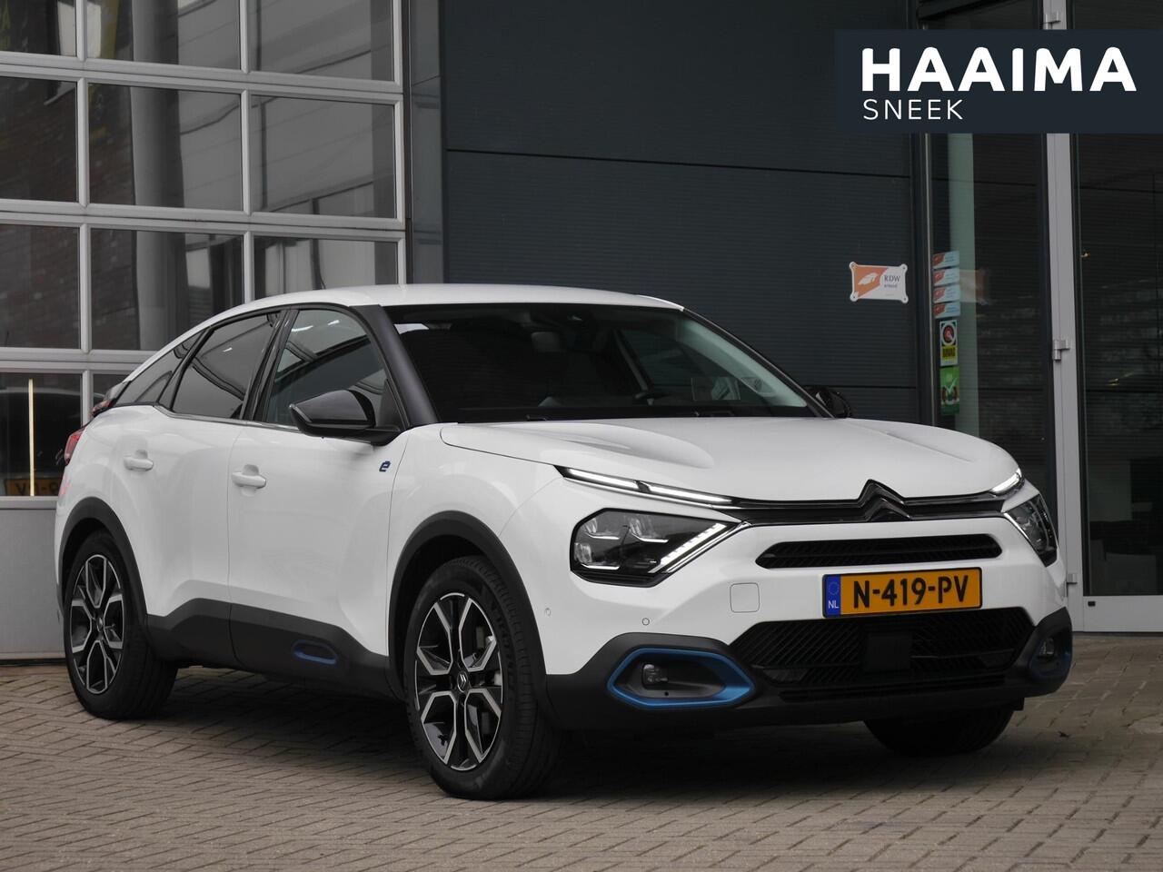 Citroen ë-C4 Shine 50 kWh | Keyless entry en start | 18 inch lichtmetalen velgen | Achteruitrijcamera | Adaptive cruise control | Head up display | Climate control | Extra getint glas
