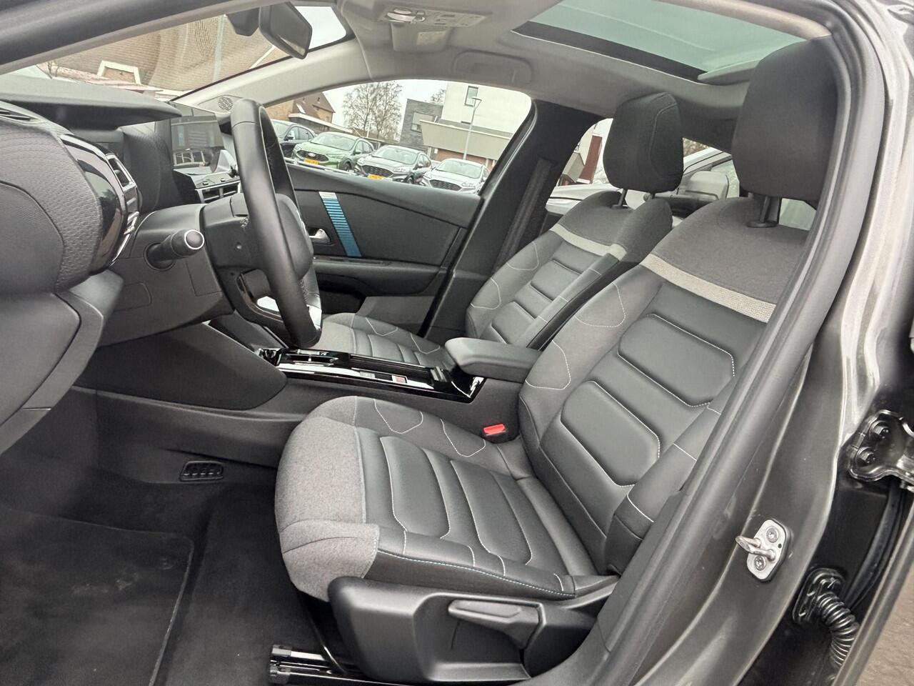 Citroen ë-C4 Shine 50 kWh 136pk Adaptieve Cruise | Head up Display | Open dak | Navigatie | Climate control | Achteruitrijcamera