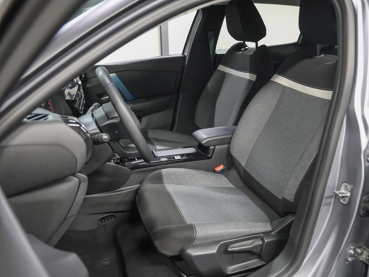 Citroen ë-C4 Live 50 kWh 136PK | 1ste eigenaar | ACCURAPPORT 92% | AppleCarplay/Android Auto | Climate Control | Cruise Control | FASE 3 | Parkeersensoren | Isofix | Armsteun | Parkeersensoren |
