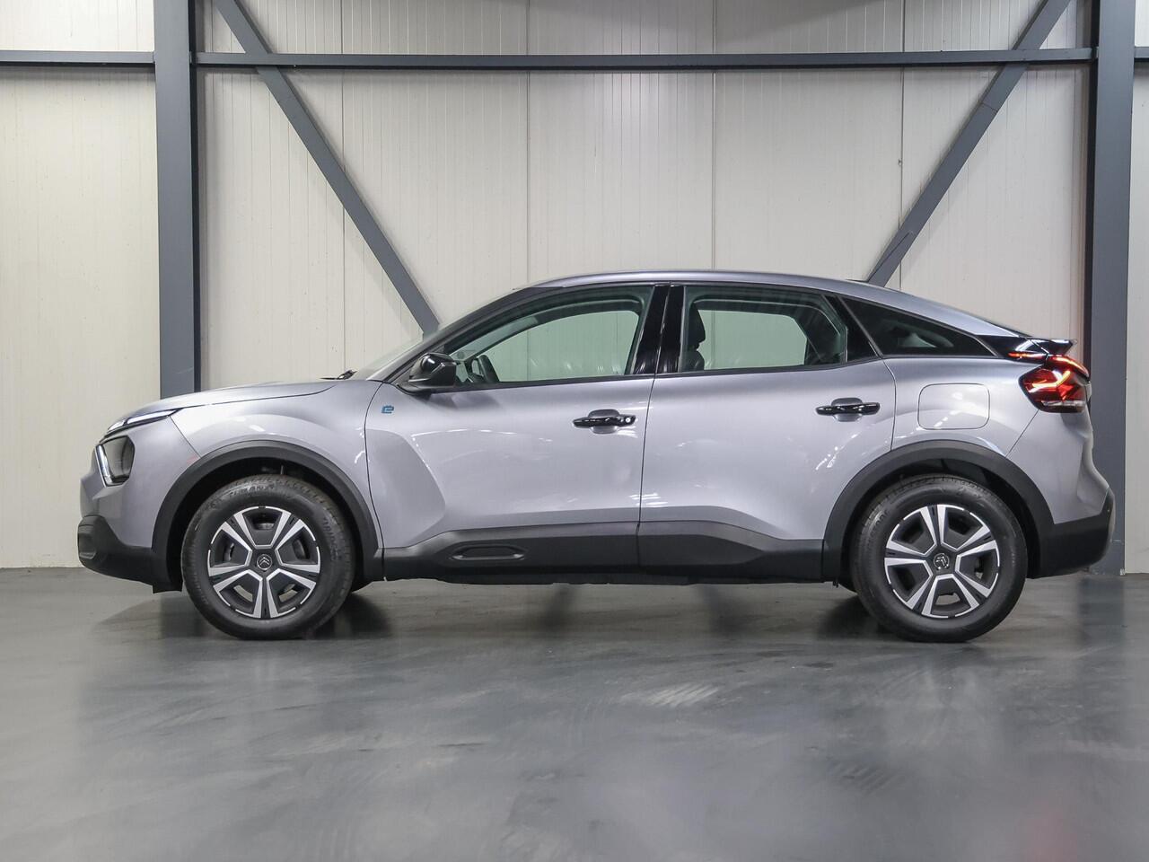 Citroen ë-C4 Live 50 kWh 136PK | 1ste eigenaar | ACCURAPPORT 92% | AppleCarplay/Android Auto | Climate Control | Cruise Control | FASE 3 | Parkeersensoren | Isofix | Armsteun | Parkeersensoren |