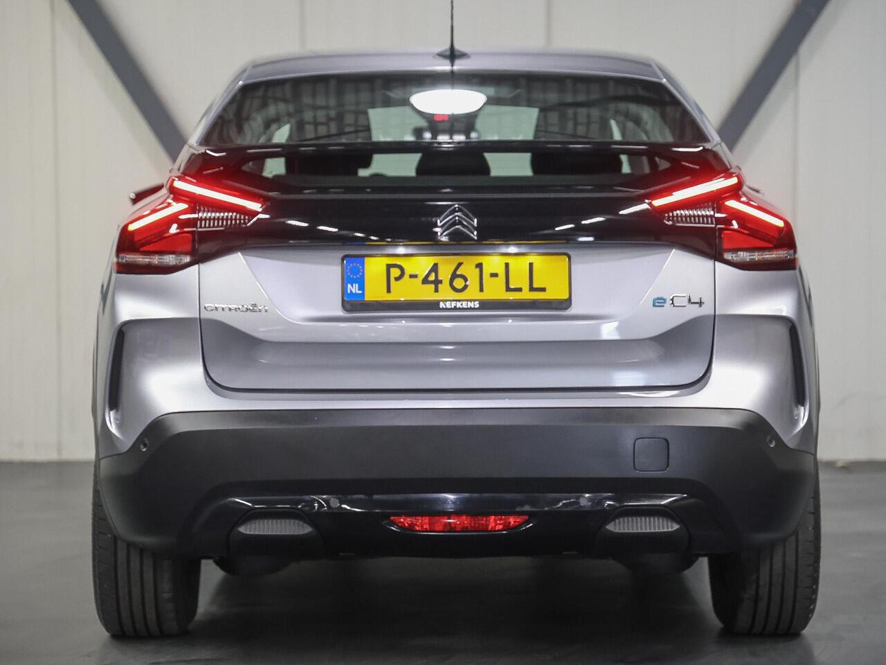 Citroen ë-C4 Live 50 kWh 136PK | 1ste eigenaar | ACCURAPPORT 92% | AppleCarplay/Android Auto | Climate Control | Cruise Control | FASE 3 | Parkeersensoren | Isofix | Armsteun | Parkeersensoren |