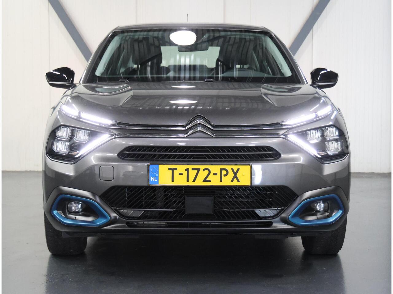 Citroen ë-C4 X Feel 50kWh 136PK | 1ste eigenaar | 3 FASE | AppleCarPlay/AndroidAuto | Armsteun | Parkeersensoren | LED lampen | Navigatie | 18"LMV | Cruise Control | Climate Control | AUTOMAAT | Isofix |