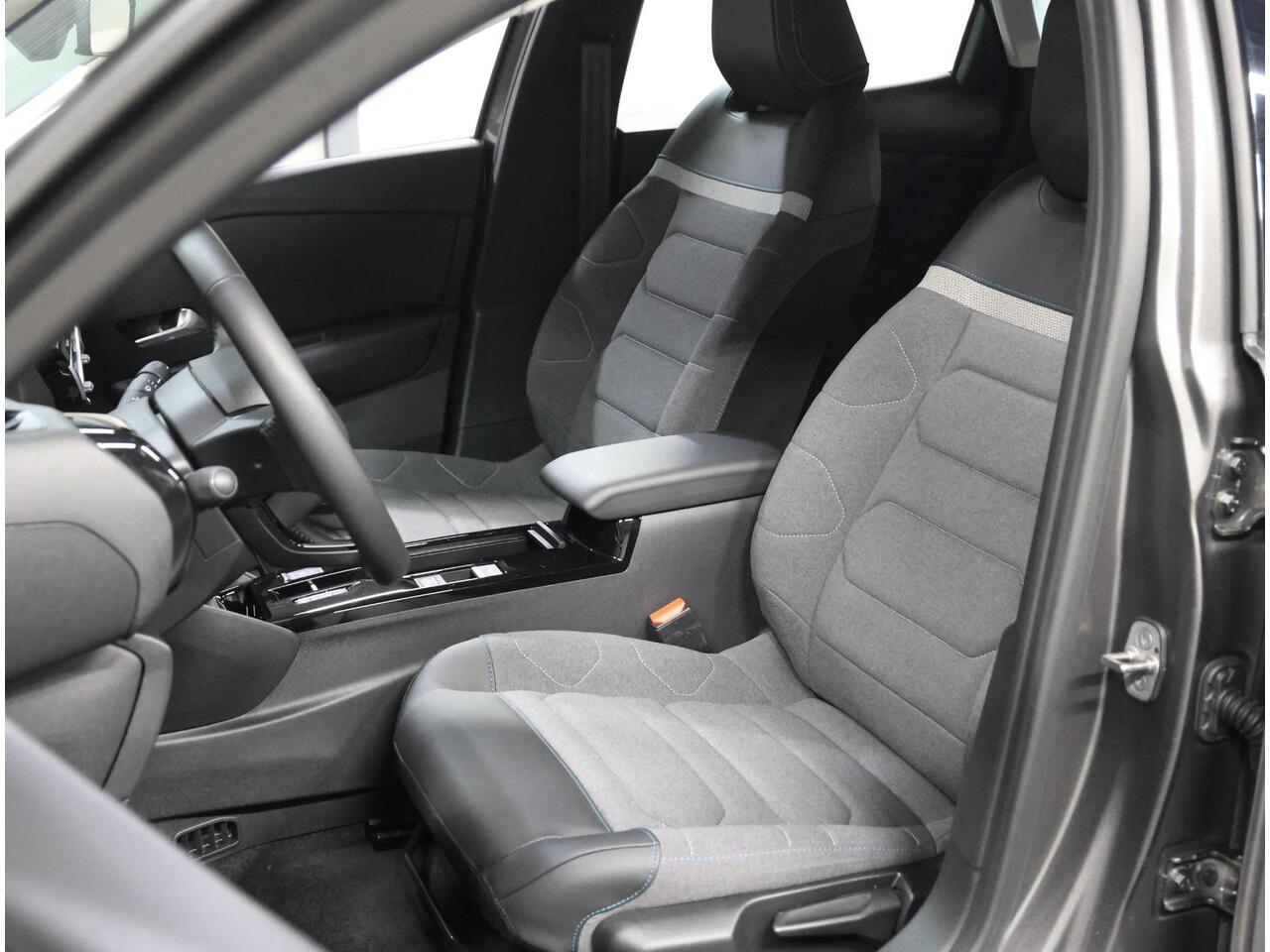 Citroen ë-C4 You 50 kWh 136PK | 1ste eigenaar | AppleCarplay/Android Auto | Climate Control | Cruise Control | FASE 3 | Parkeersensoren | Isofix | Armsteun | LED |