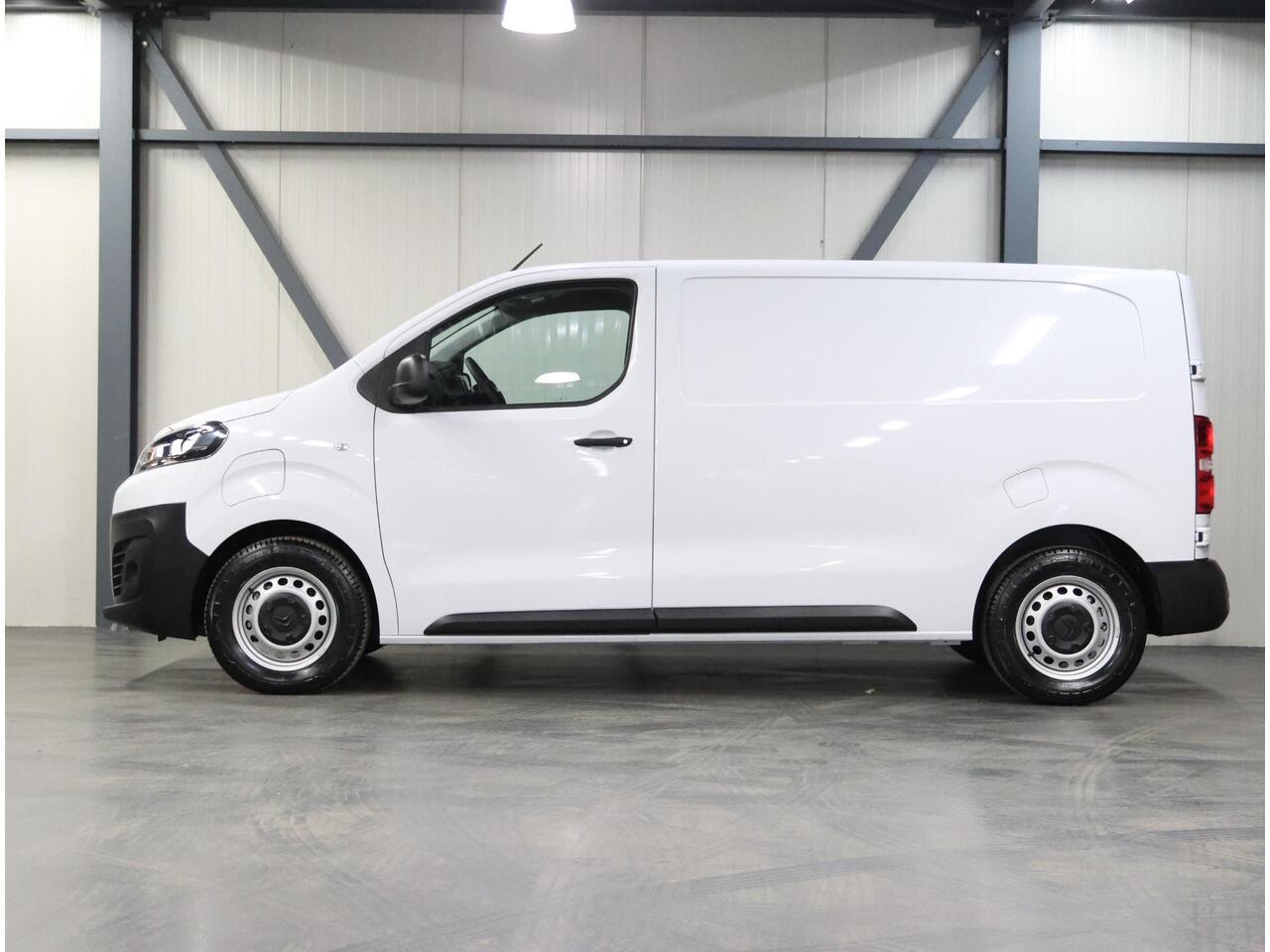 Citroen ë-Jumpy Club M L2 136PK 75 kWh | NIEUW! | 3-Fase | AppleCarPlay/AndroidAuto | Airco | Armsteun | 3 Zits | Cruise Control | Parkeersensoren |