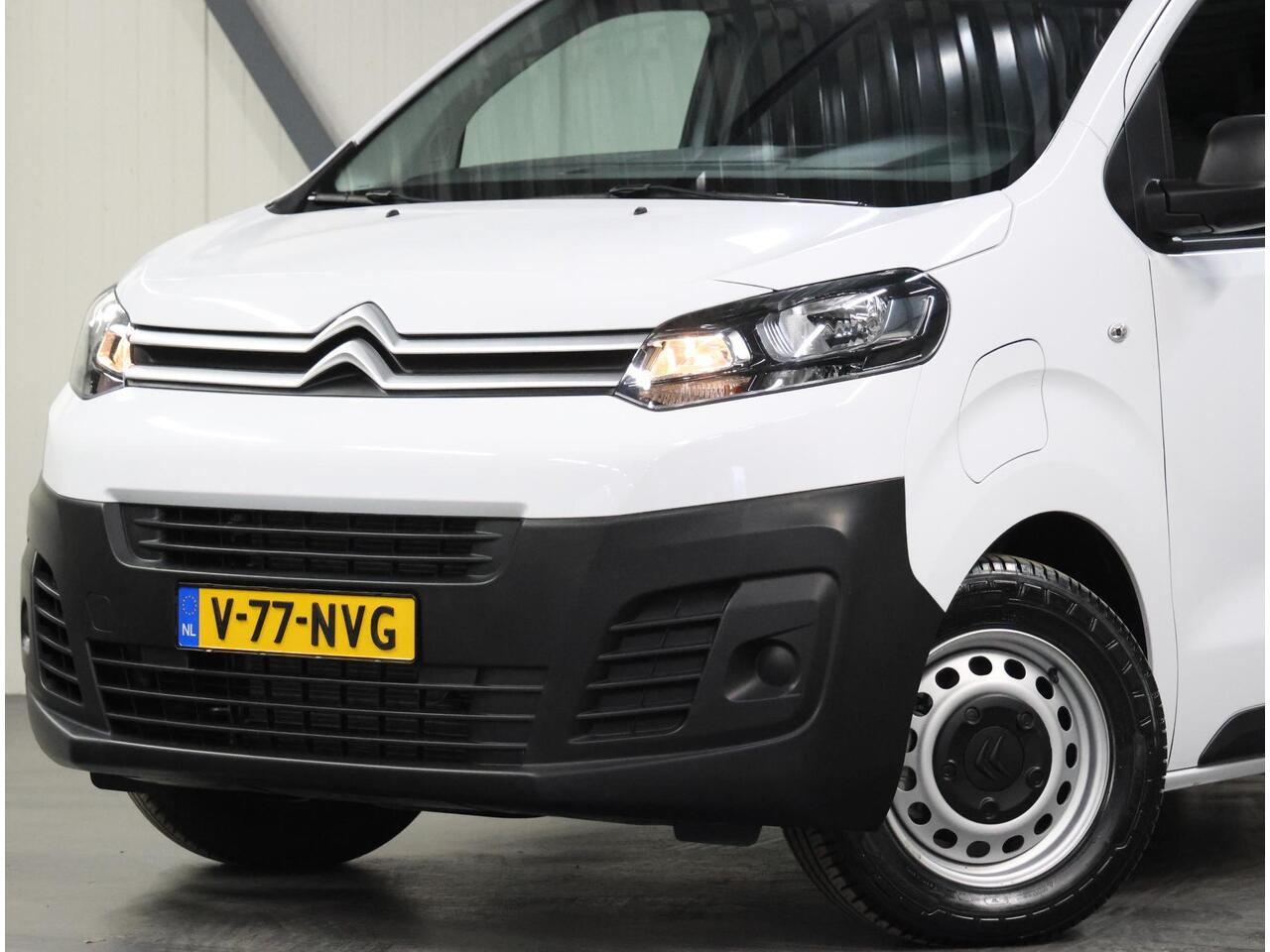 Citroen ë-Jumpy Club M L2 136PK 75 kWh | NIEUW! | 3-Fase | AppleCarPlay/AndroidAuto | Airco | Armsteun | 3 Zits | Cruise Control | Parkeersensoren |