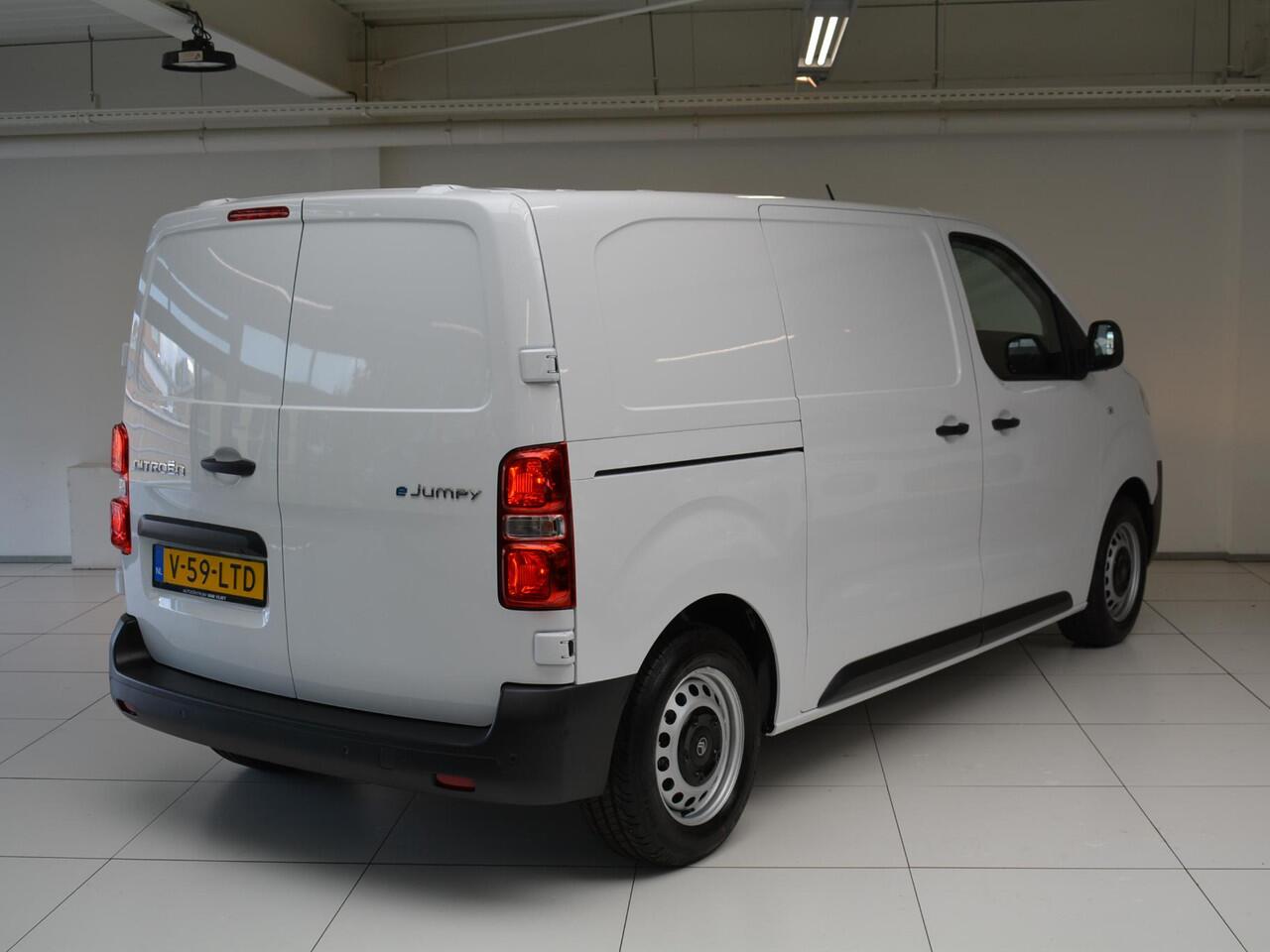Citroen ë-Jumpy L2 75 kWh | tot 8 jaar garantie | Camera | Navigatie incl. Apple Carplay | Dodehoek detectie | Parkeersensoren voor & achter