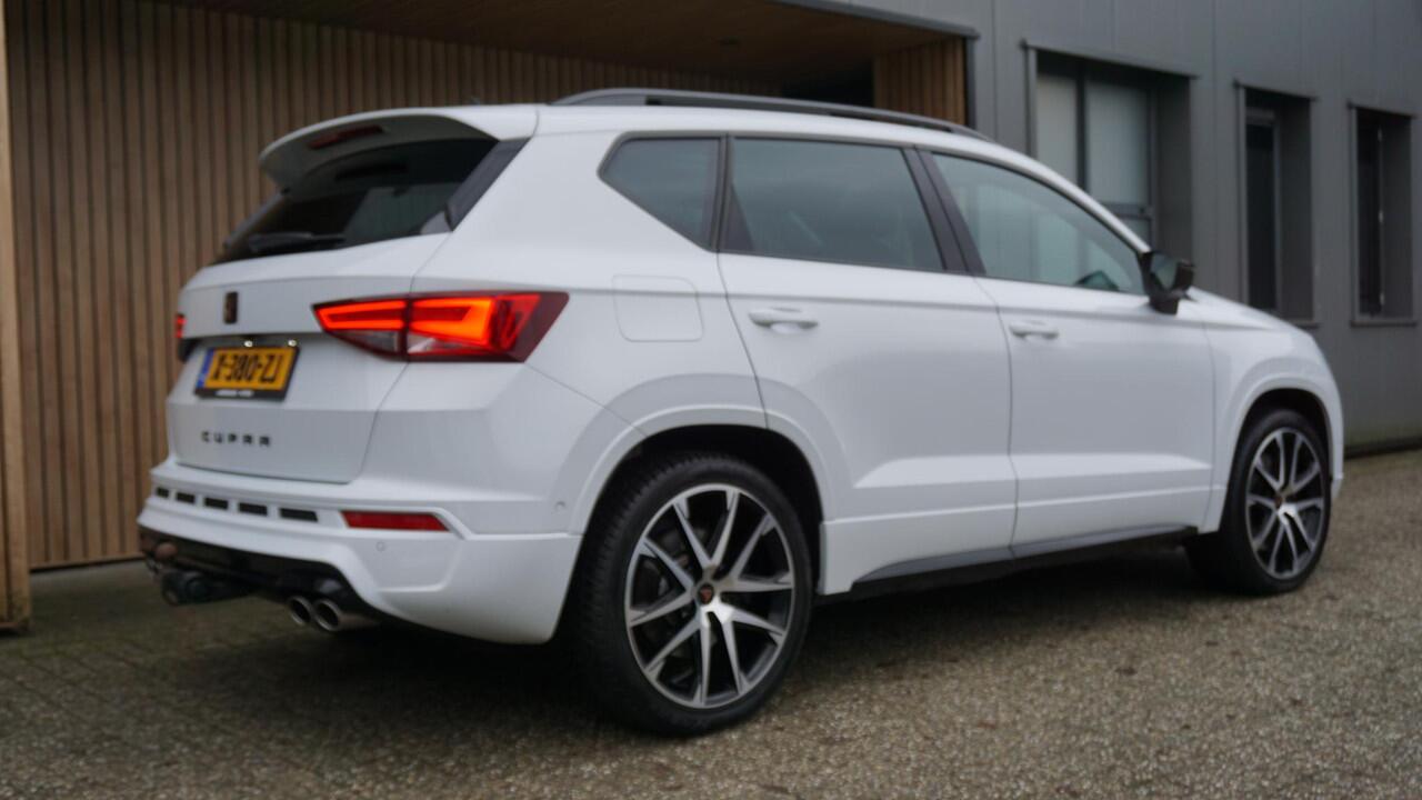 Cupra Ateca 2.0 TSI 300pk 4DRIVE Pano.Dak 360-View *Black Optik* Beats Sfeerverlichting Trekhaak 19inch LM Keyless *Complete Cupra*
