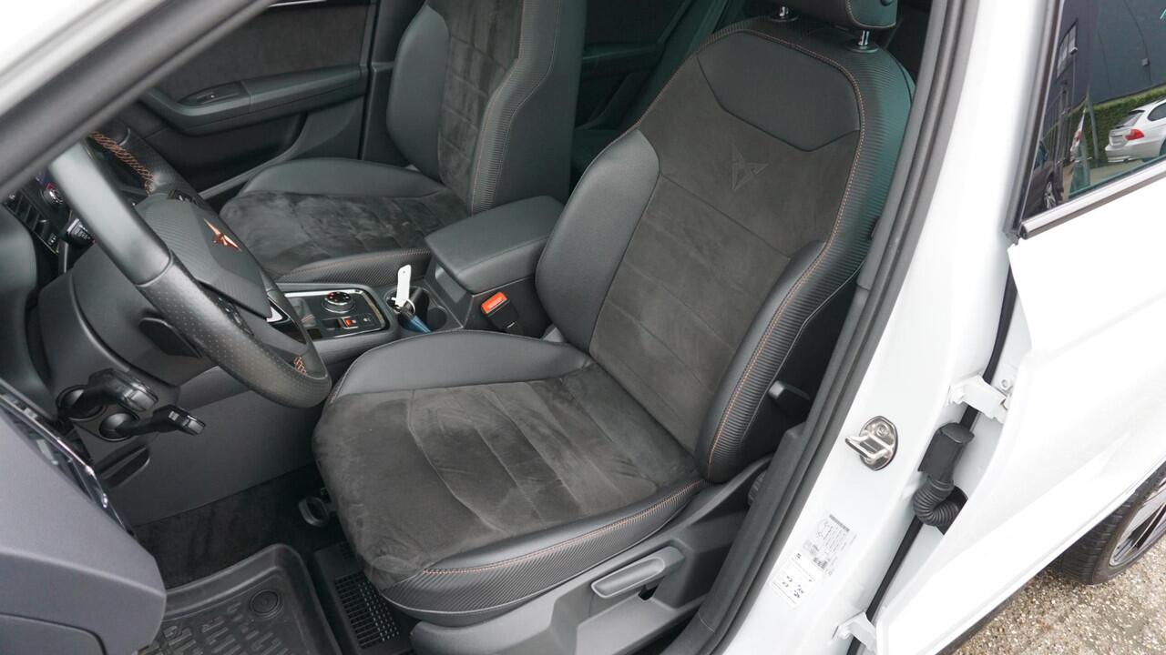 Cupra Ateca 2.0 TSI 300pk 4DRIVE Pano.Dak 360-View *Black Optik* Beats Sfeerverlichting Trekhaak 19inch LM Keyless *Complete Cupra*