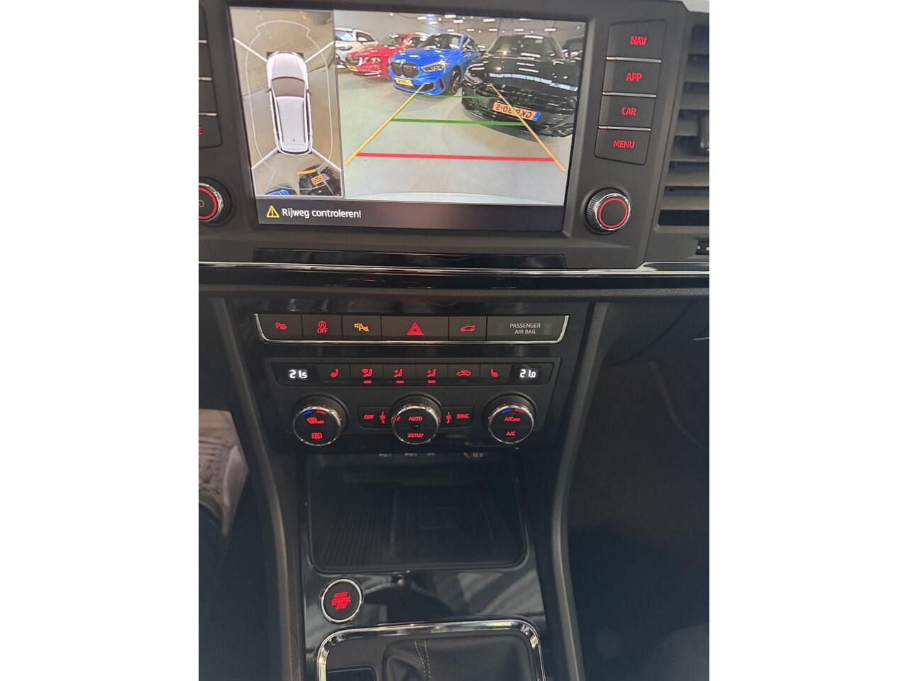 Cupra Ateca 2.0 TSI 4DRIVE AUTOMAAT | PANORAMA DAK | 360 CAMERA | LED LAMPEN | ADAPTIEVE CRUISE | DODEHOEK DETECTIE | HUD DISPLAY | MASSAGE STOELEN | VERWARMDE STOELEN | NAVIGATIE |