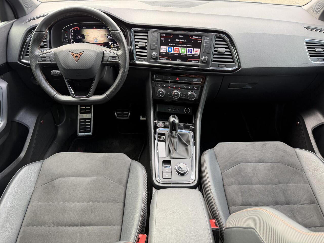 Cupra Ateca 2.0 TSI 4DRIVE AUTOMAAT | PANORAMA DAK | 360 CAMERA | LED LAMPEN | ADAPTIEVE CRUISE | DODEHOEK DETECTIE | HUD DISPLAY | MASSAGE STOELEN | VERWARMDE STOELEN | NAVIGATIE |