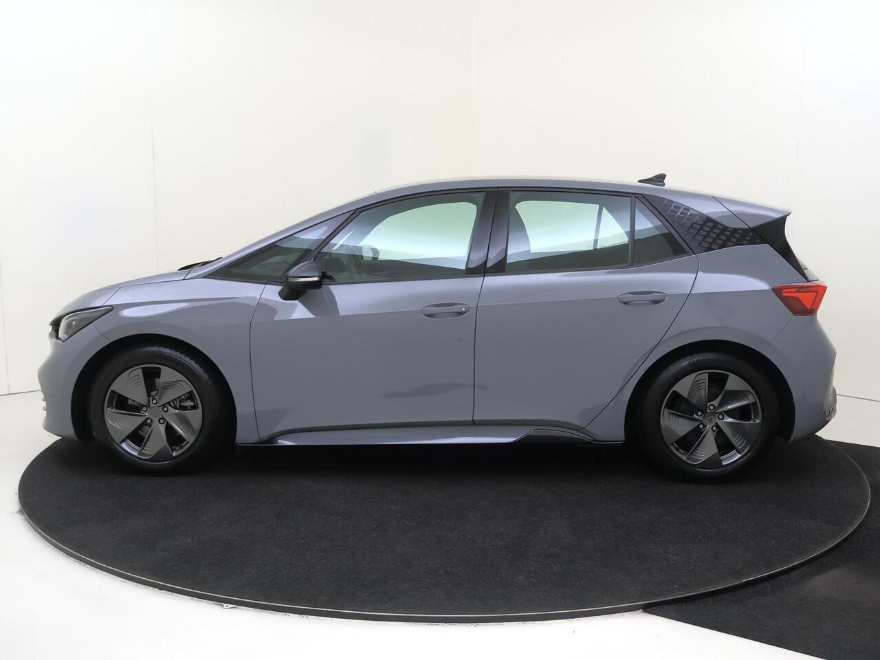 Cupra Born Adrenaline One 62 kWh | SoH 89% | Achteruitrijcamera | Navigatie | Stoelverwarming | Voorklimatisering | Adaptieve cruise control | CarPlay | Sfeerverlichting |