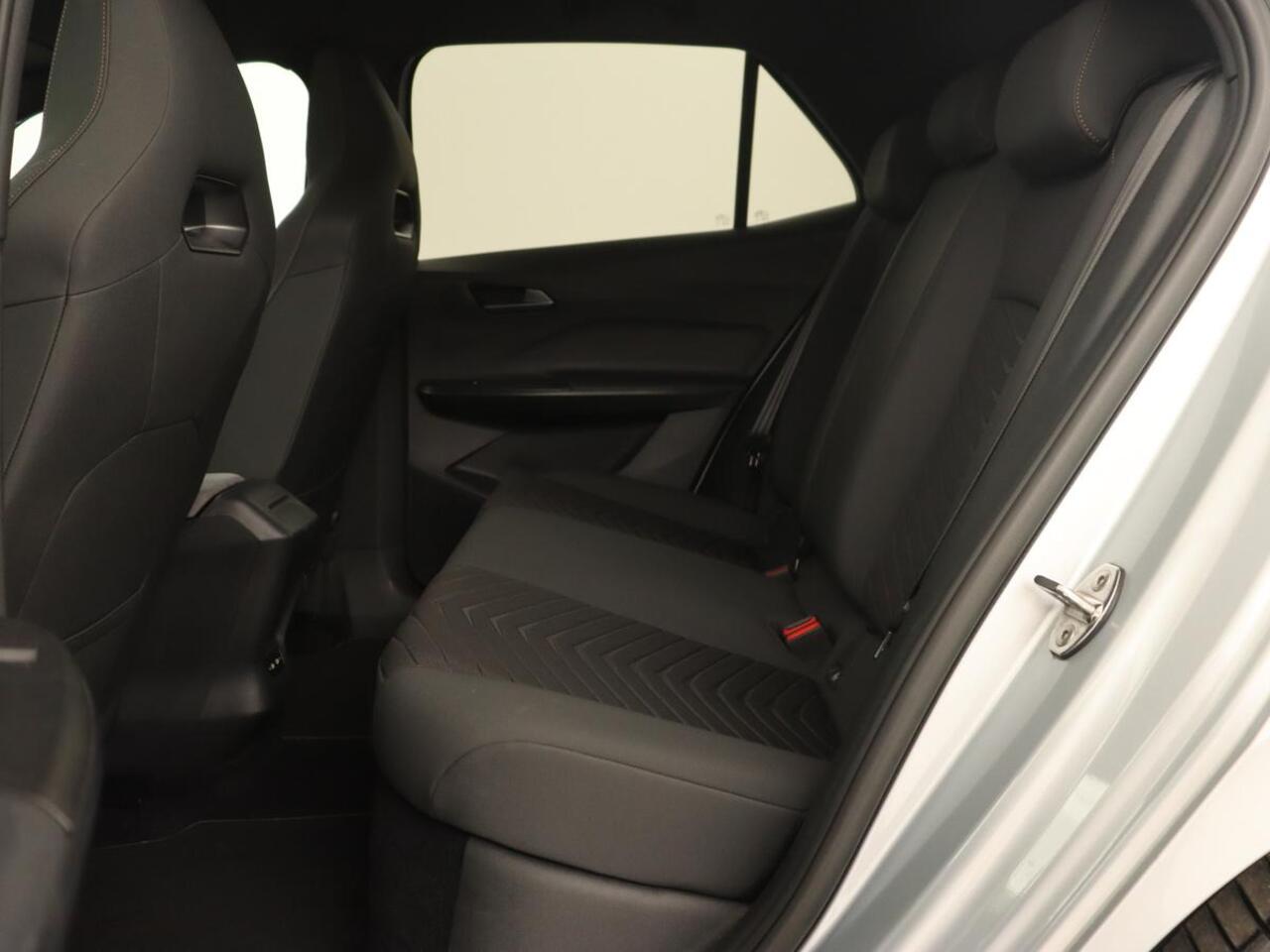 Cupra Born Business 62 kWh | Stoel & stuurverwarming | Camera | Adaptive cruise | Carplay | Navigatie | Sportstoelen | Parkeerhulp