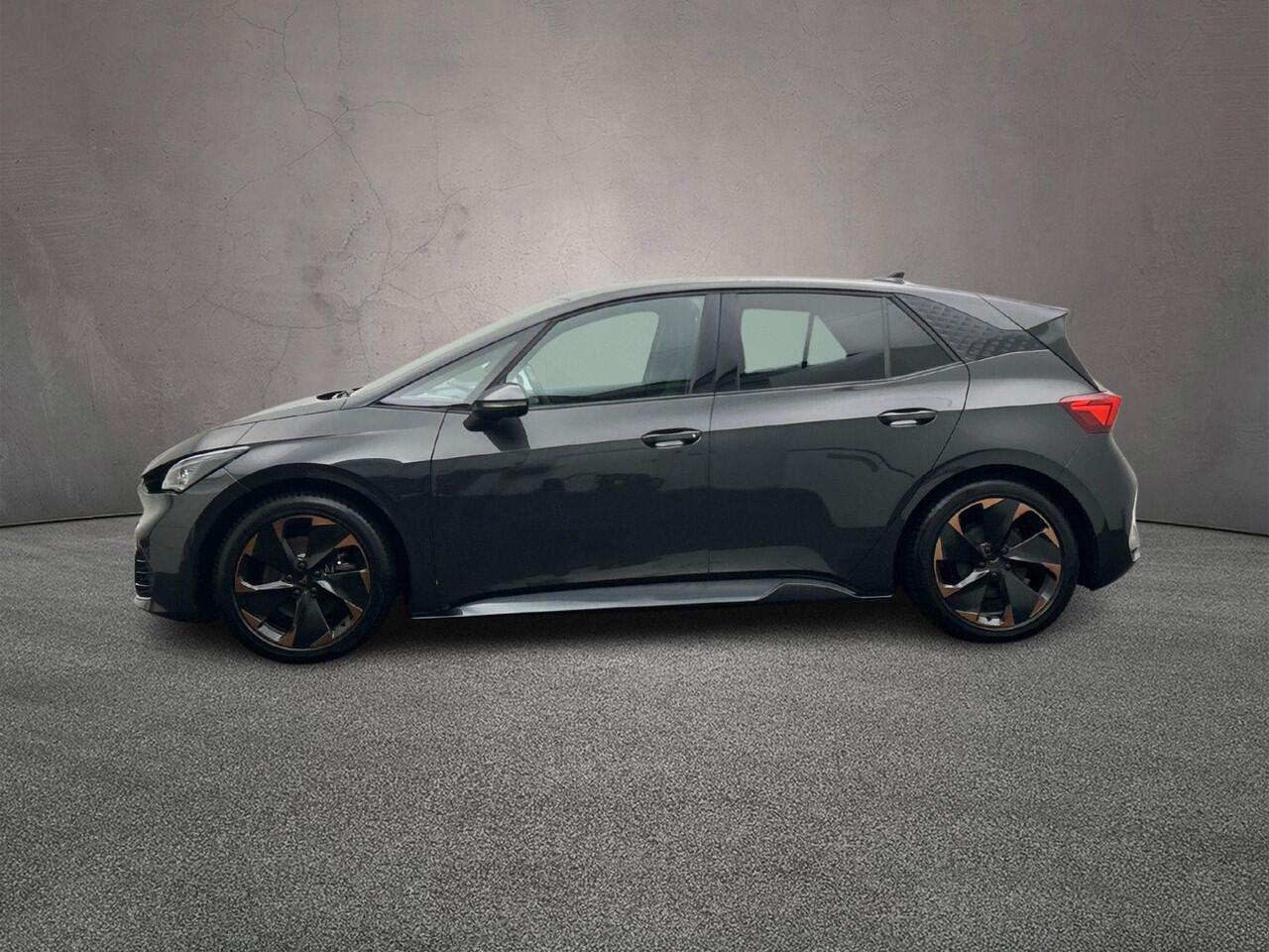 Cupra Born Adrenaline One 204pk Automaat Adaptive cruise control, Navigatie, Achteruitrijcamera, Stuurwiel verwarmd, LED koplampen, Parkeersensoren, Stoelverwarming
