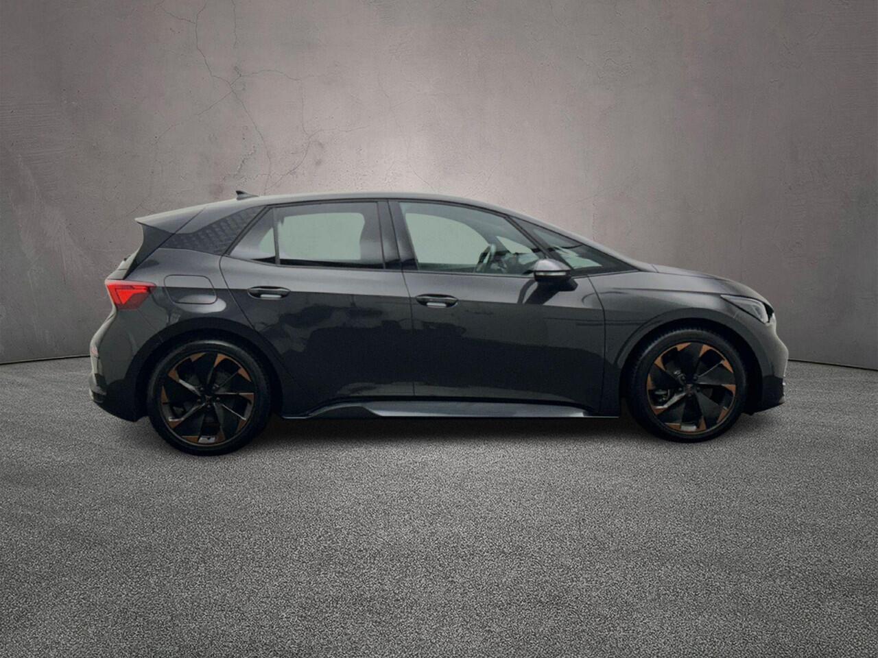 Cupra Born Adrenaline One 204pk Automaat Adaptive cruise control, Navigatie, Achteruitrijcamera, Stuurwiel verwarmd, LED koplampen, Parkeersensoren, Stoelverwarming