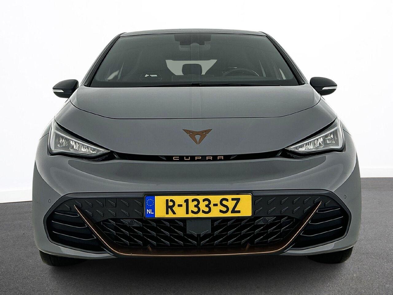 Cupra Born Business 62 kWh | Navigatie | Apple Carplay/Android Auto | Camera Parkeersensoren | Adaptive Cruise Control | Stuurverwarming | Full Led | Climate Control | Lichtmetalen Velgen