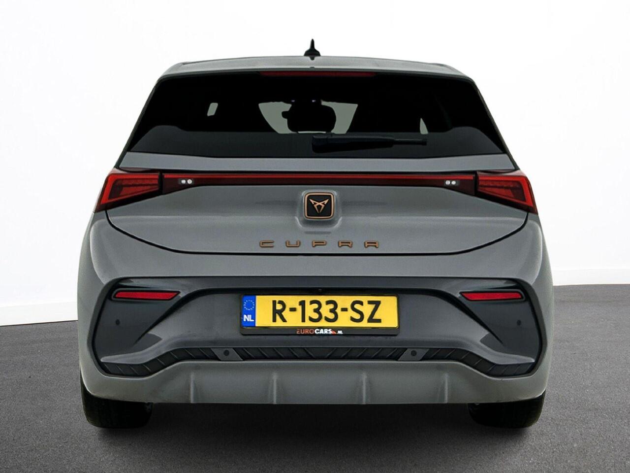Cupra Born Business 62 kWh | Navigatie | Apple Carplay/Android Auto | Camera Parkeersensoren | Adaptive Cruise Control | Stuurverwarming | Full Led | Climate Control | Lichtmetalen Velgen