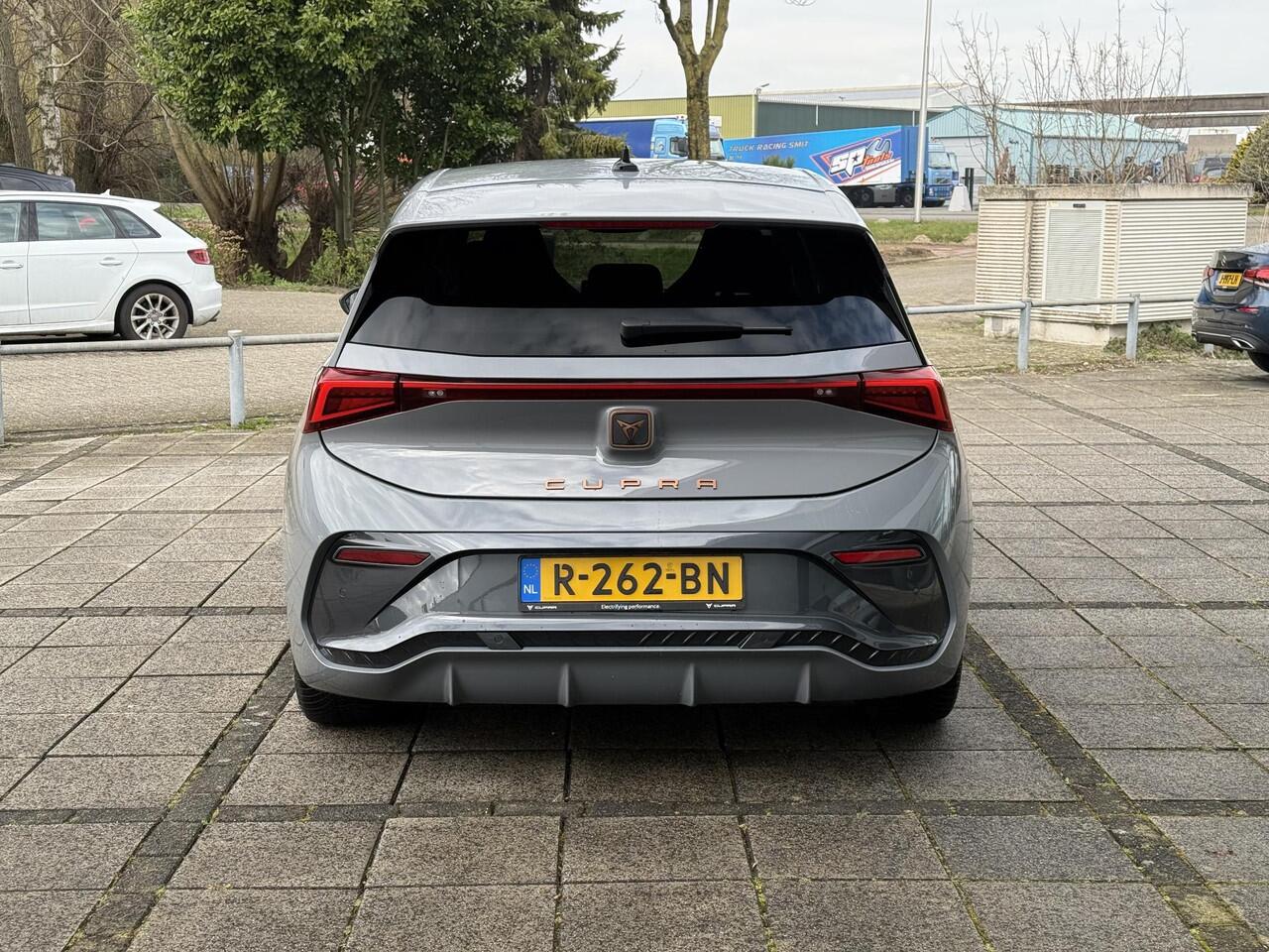 Cupra Born Aut. Essential Edition 62 kWh | SoH 91% | Navi | Apple CarPlay | ECC | PDC |