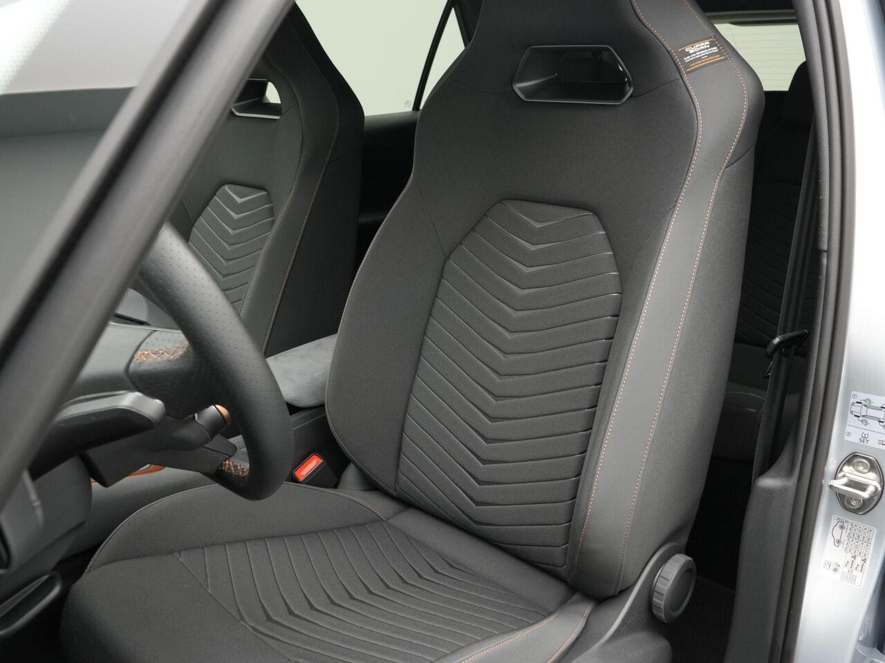 Cupra Born 82 kWh 231 pk Performance | Rondomzicht camera | Stuur-/stoelverwarming | Navigatie | Sportonderstel | 19 inch