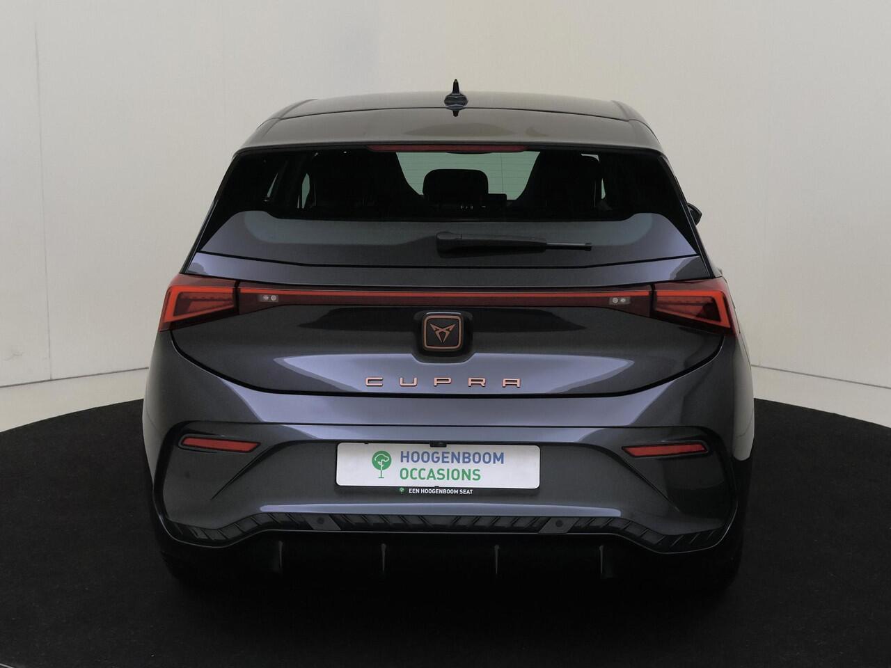 Cupra Born Business Plus 62 kWh | SOH 91% | Parkeerassistent | Keyless | Stoelverwarming | Navigatie | Elektrisch inklapbare buitenspiegels | CarPlay | Achteruitrijcamera |