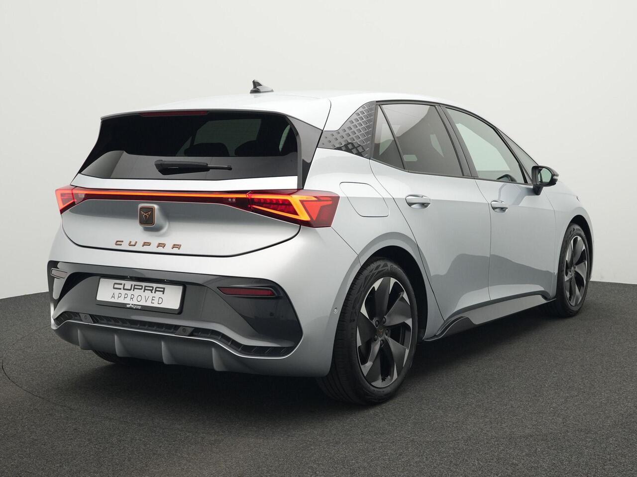 Cupra Born 82 kWh 231 pk Performance | 360 camera | Stuur-/stoelverwarming | Navigatie | Sportonderstel | 19 inch