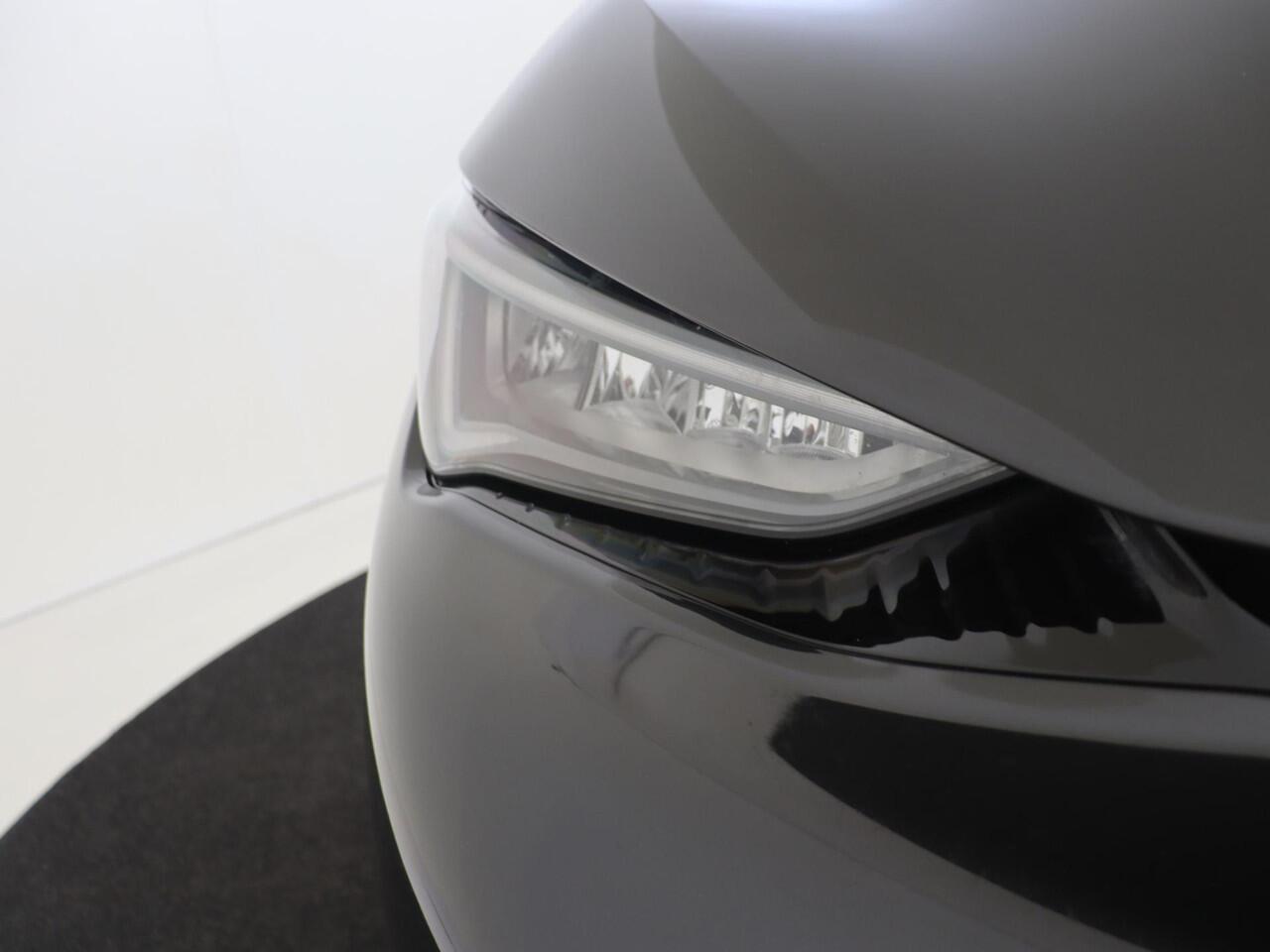 Cupra Born Business 62 kWh | SoH 88% | Adaptieve cruise control | Achteruitrijcamera | Parkeerassistent | Stoelverwarming | Navigatie | CarPlay | Sfeerverlichting |