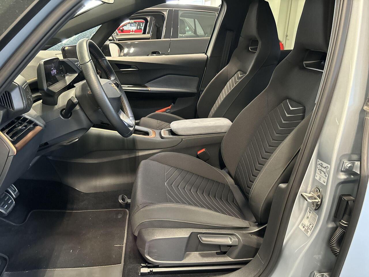 Cupra Born 204pk Business 62 kWh · Camera · Apple/Android Car Play · Navigatie · P-Sensoren · Verkeersbord Herkenning · 18'' Inch ·