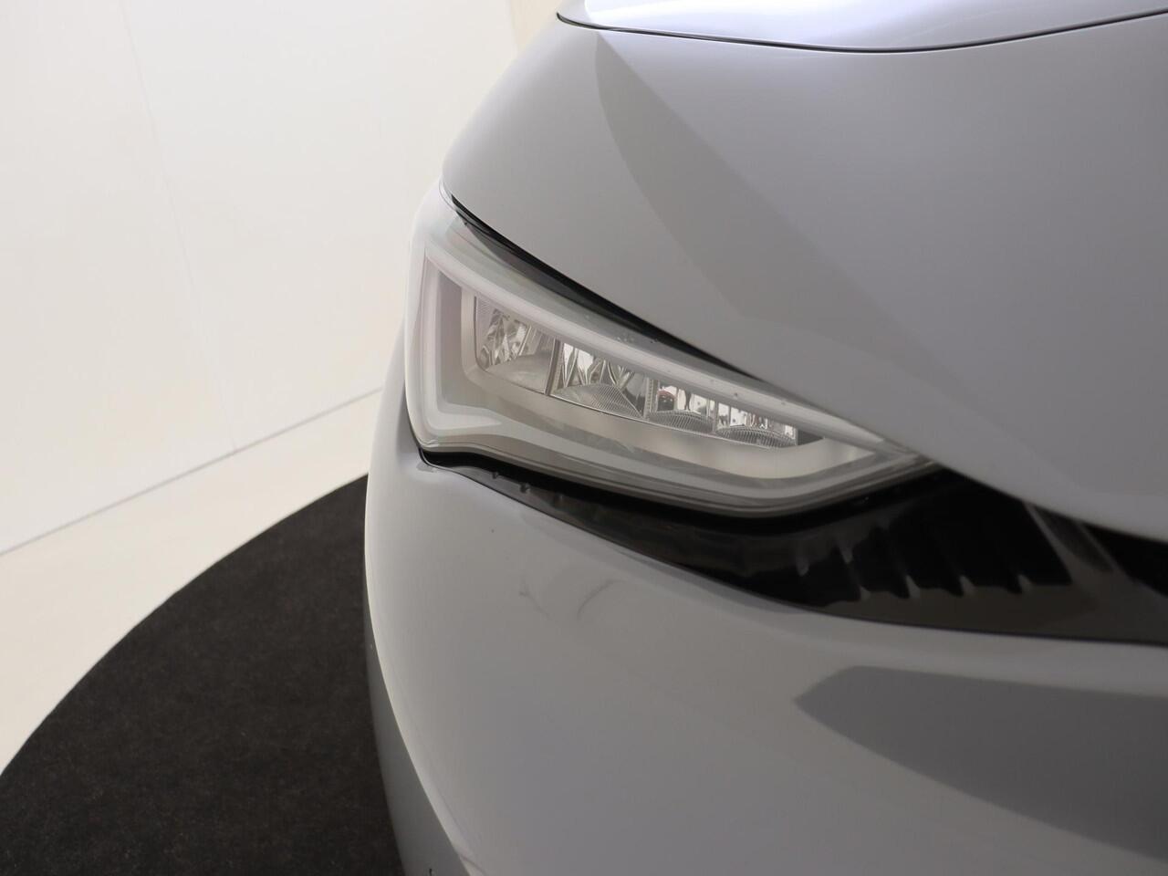 Cupra Born Performance Limited 84 kWh | Sennheiser audio | 360 graden camera | Elektrisch verstelbare stoelen | Carplay | Dodehoek sensor | Travel Assist | Navigatie