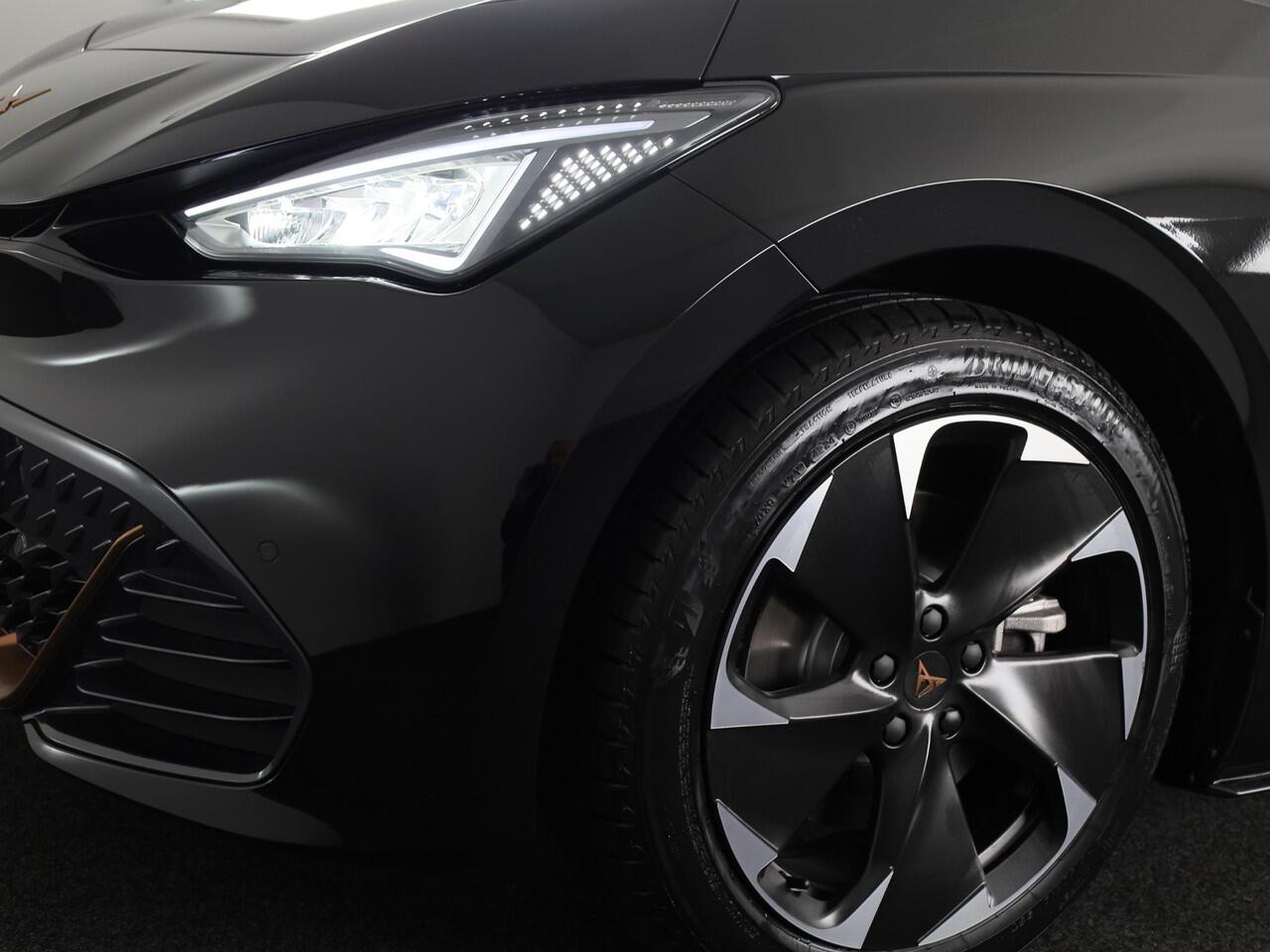 Cupra Born Business Limited 63 kWh 232PK | Stoel & Stuurverwarming | Achteruitrijcamera | Navigatie | Keyless Entry | Draadloze Carplay en Androidauto |